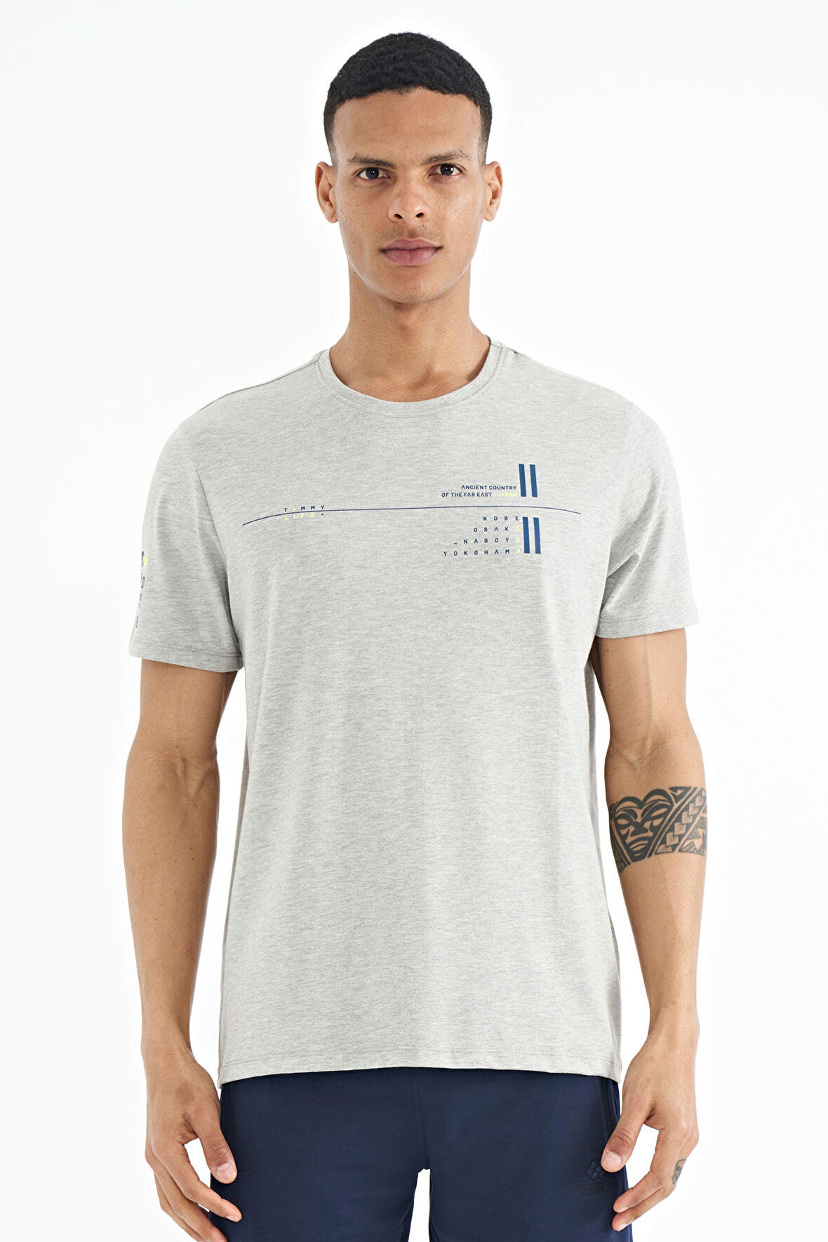 Gri Melanj Ön Ve Kol Baskı Detaylı Standart Form O Yaka Erkek T-shirt - 88213 | S