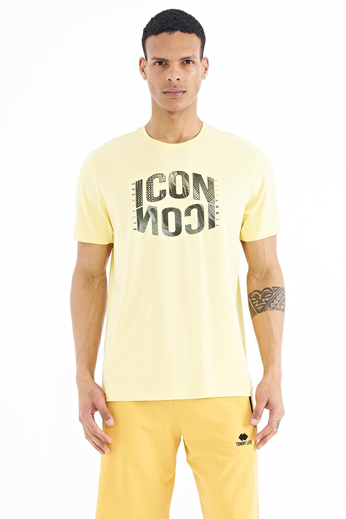 Sarı Yazı Baskılı O Yaka Standart Kalıp Erkek T-Shirt - 88174 | S