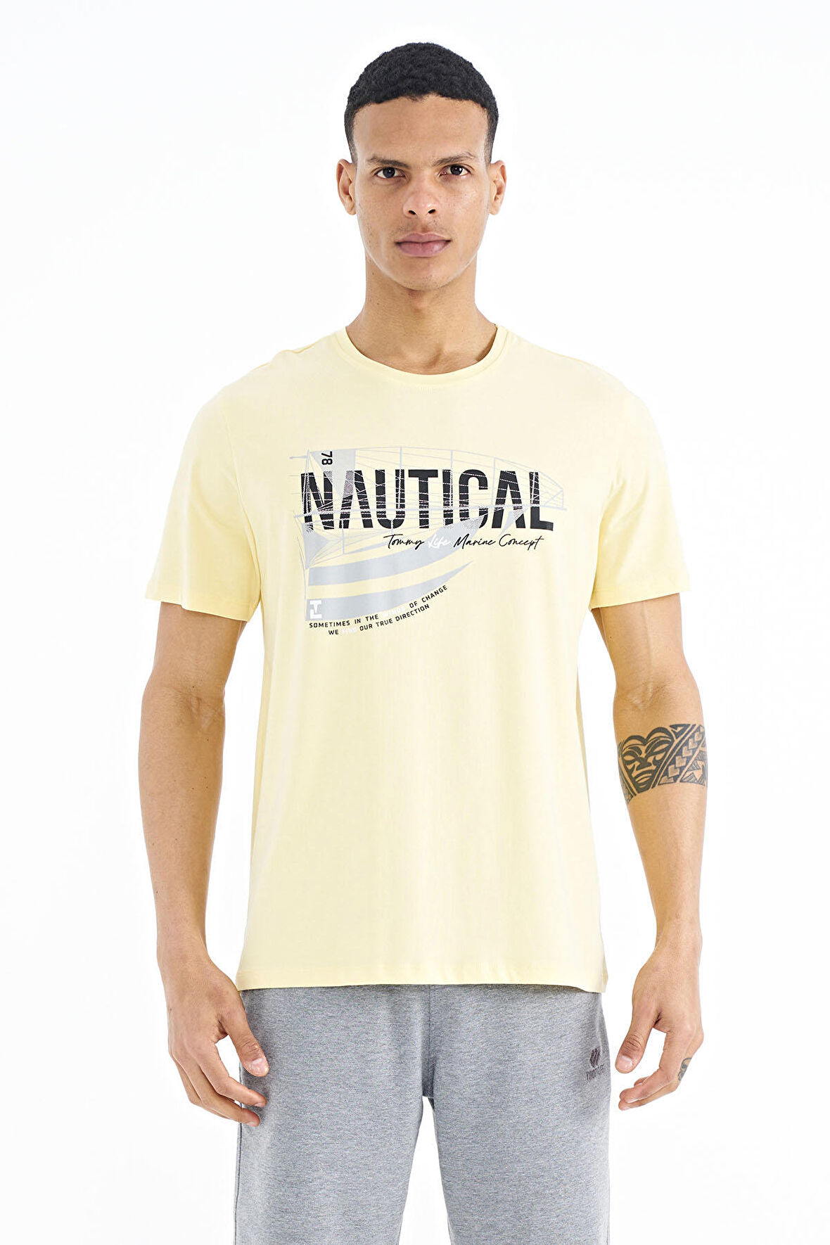 Sarı Yazı Baskılı Standart Kalıp O Yaka Erkek T-Shirt - 88171 | L