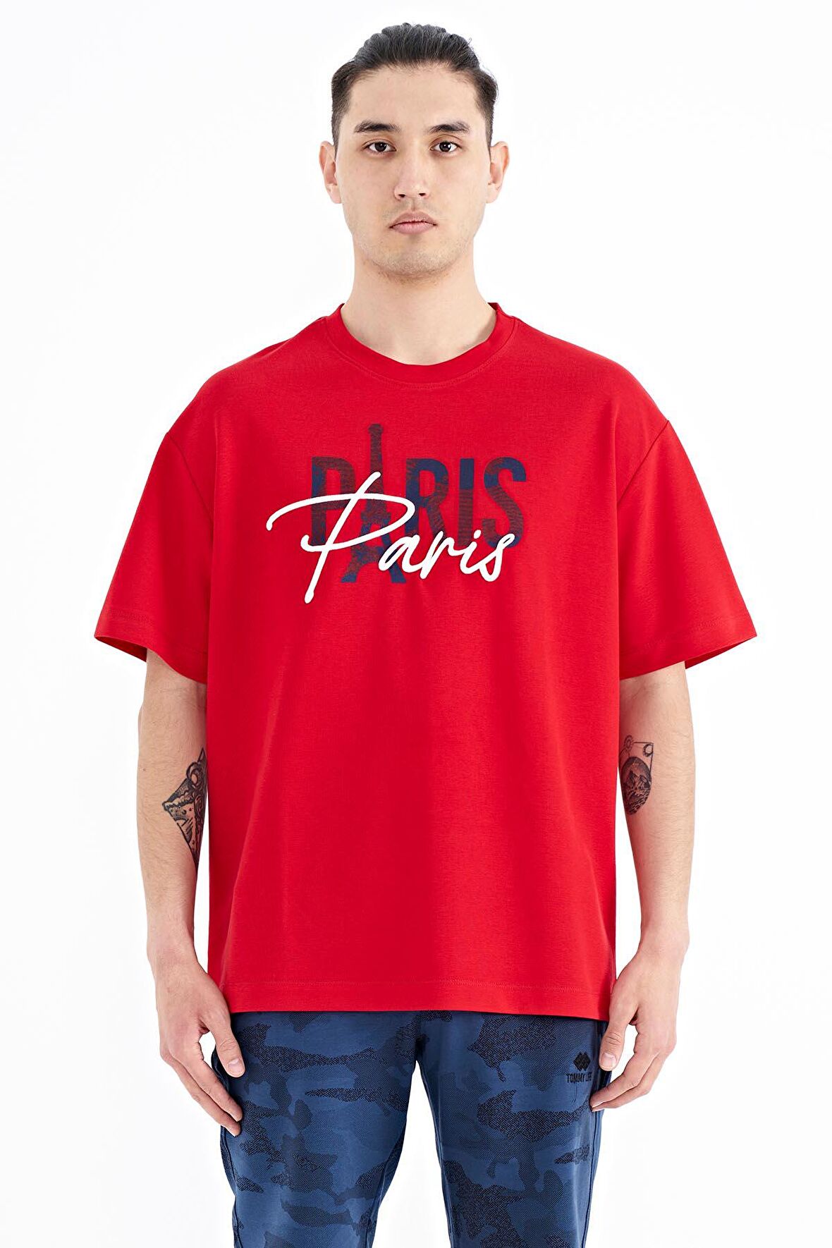 Kırmızı Yazı Nakışlı O Yaka Oversize Erkek T-Shirt - 88223 | S