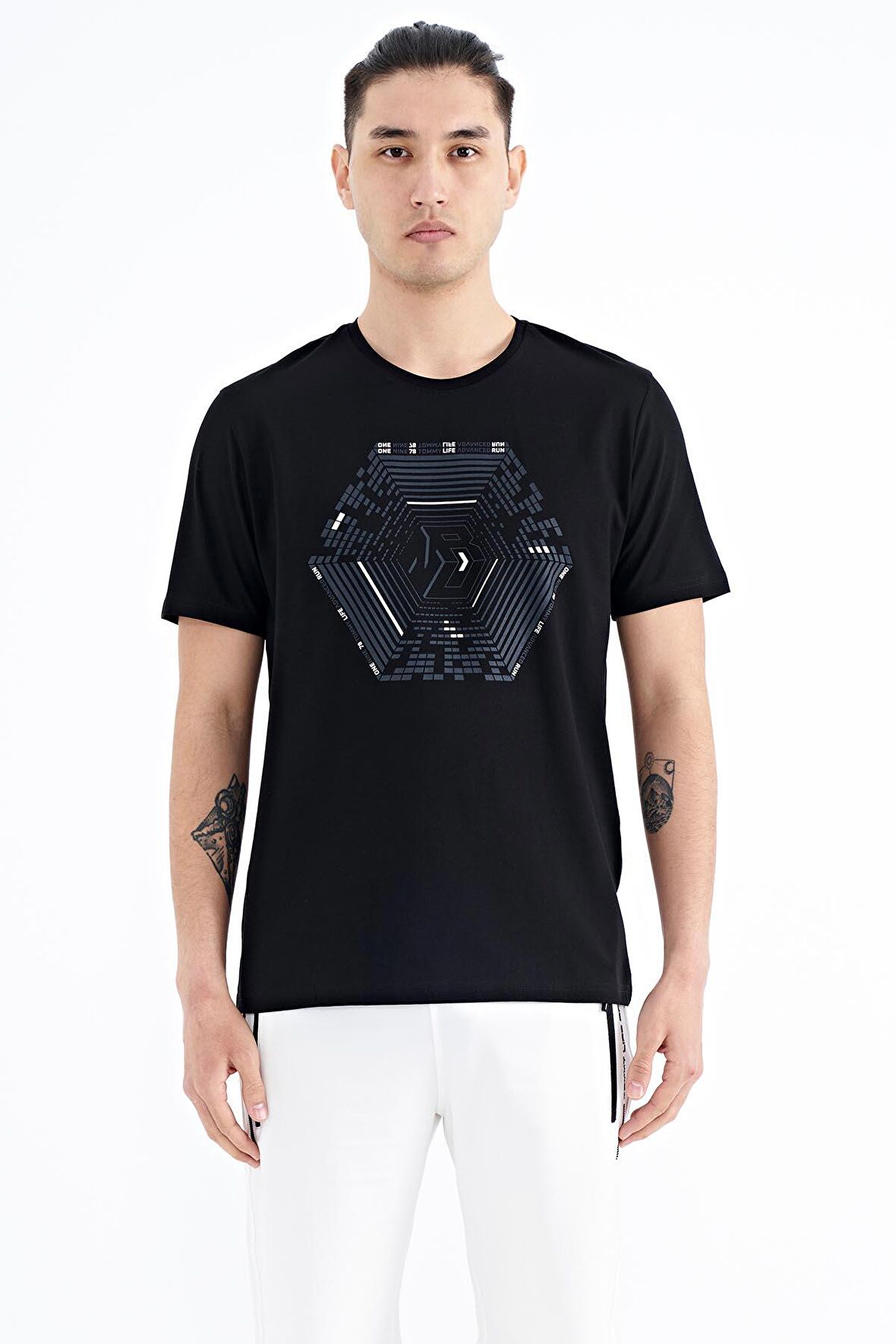 Siyah Desen Baskılı Standart Kalıp Erkek T-Shirt - 88231 | S