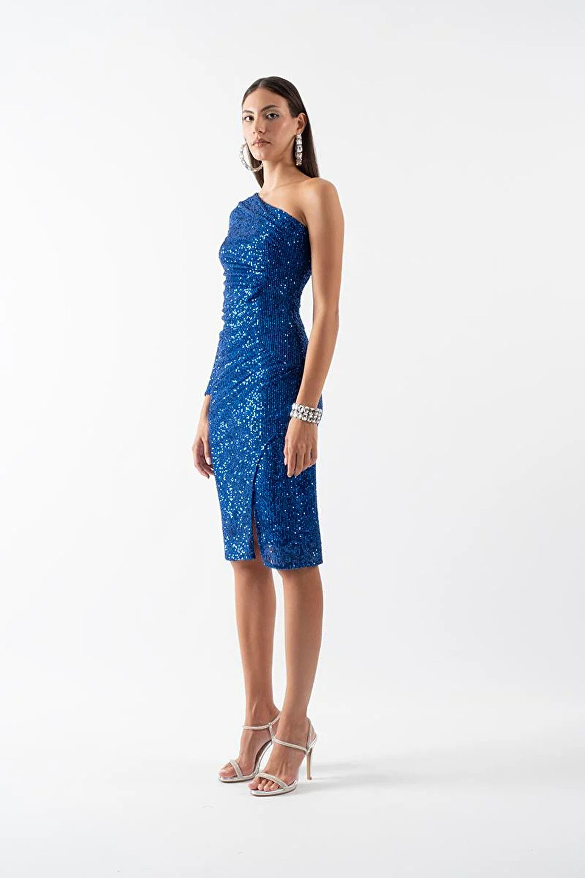 Orania Tek Kol Straplez Büzgülü Yırtmaçlı Kısa Abiye Elbise SAKS