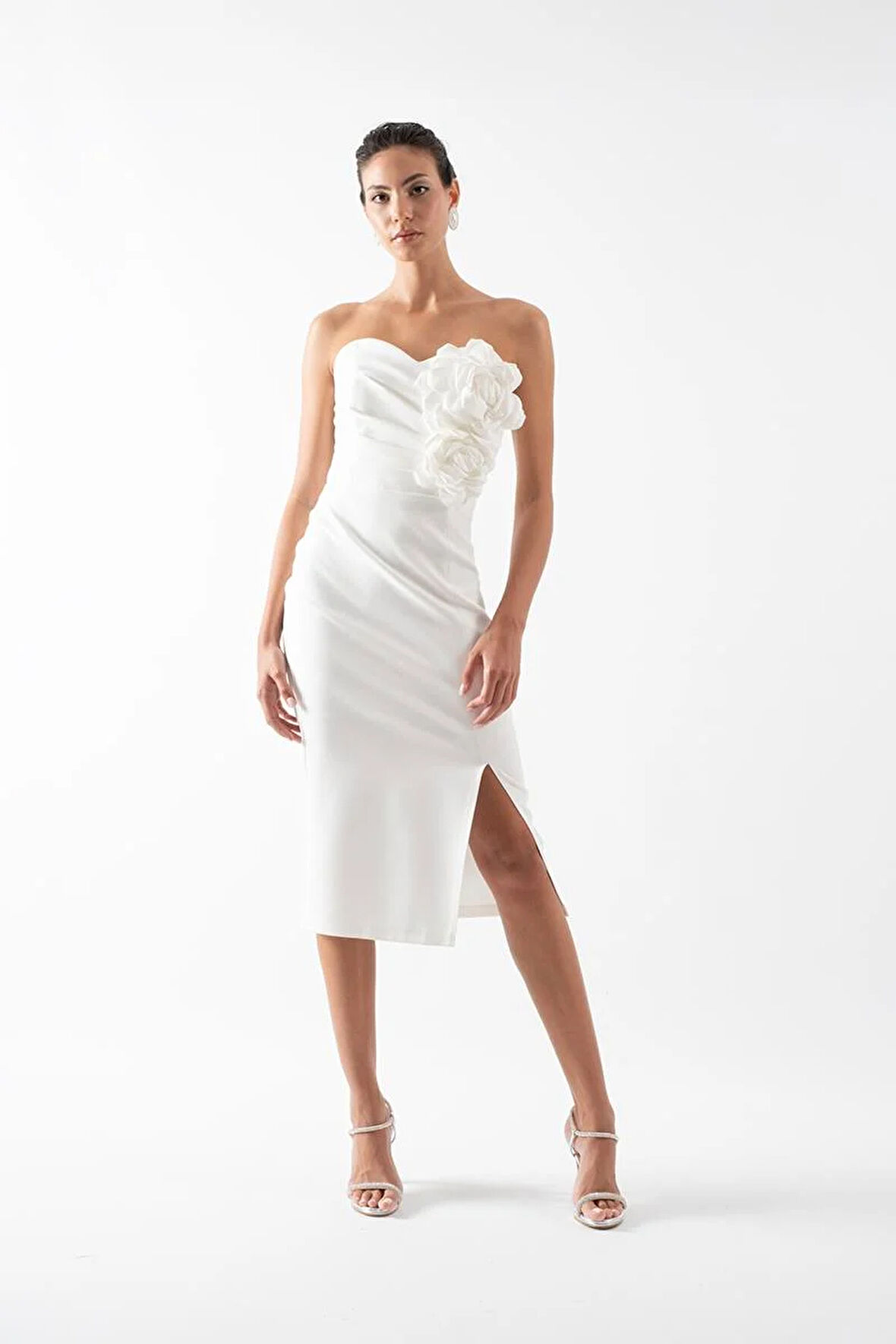 Rabalai  Kalp Yaka Straplez Göğüs Drapeli Büyük Çiçek Detaylı Kısa Abiye Elbise EKRU