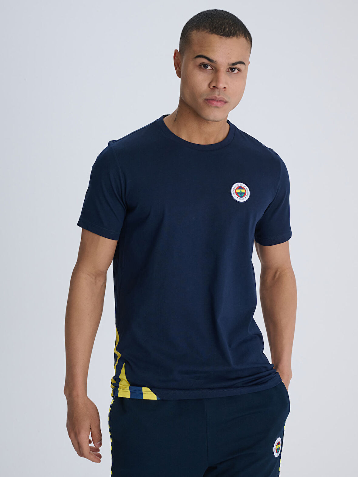ERKEK TRIBUN ÇUBUKLU DETAYLI TSHIRT
