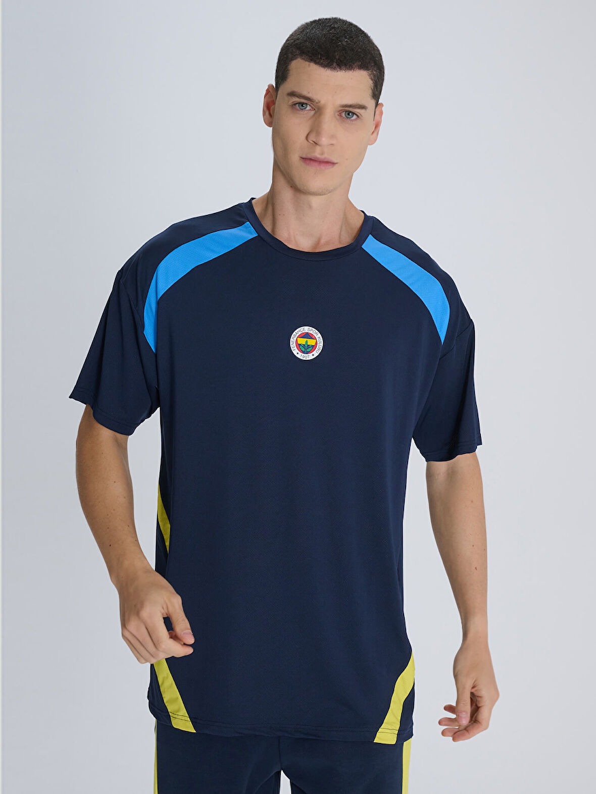 ERKEK TRIBUN PARÇA DETAYLI TSHIRT