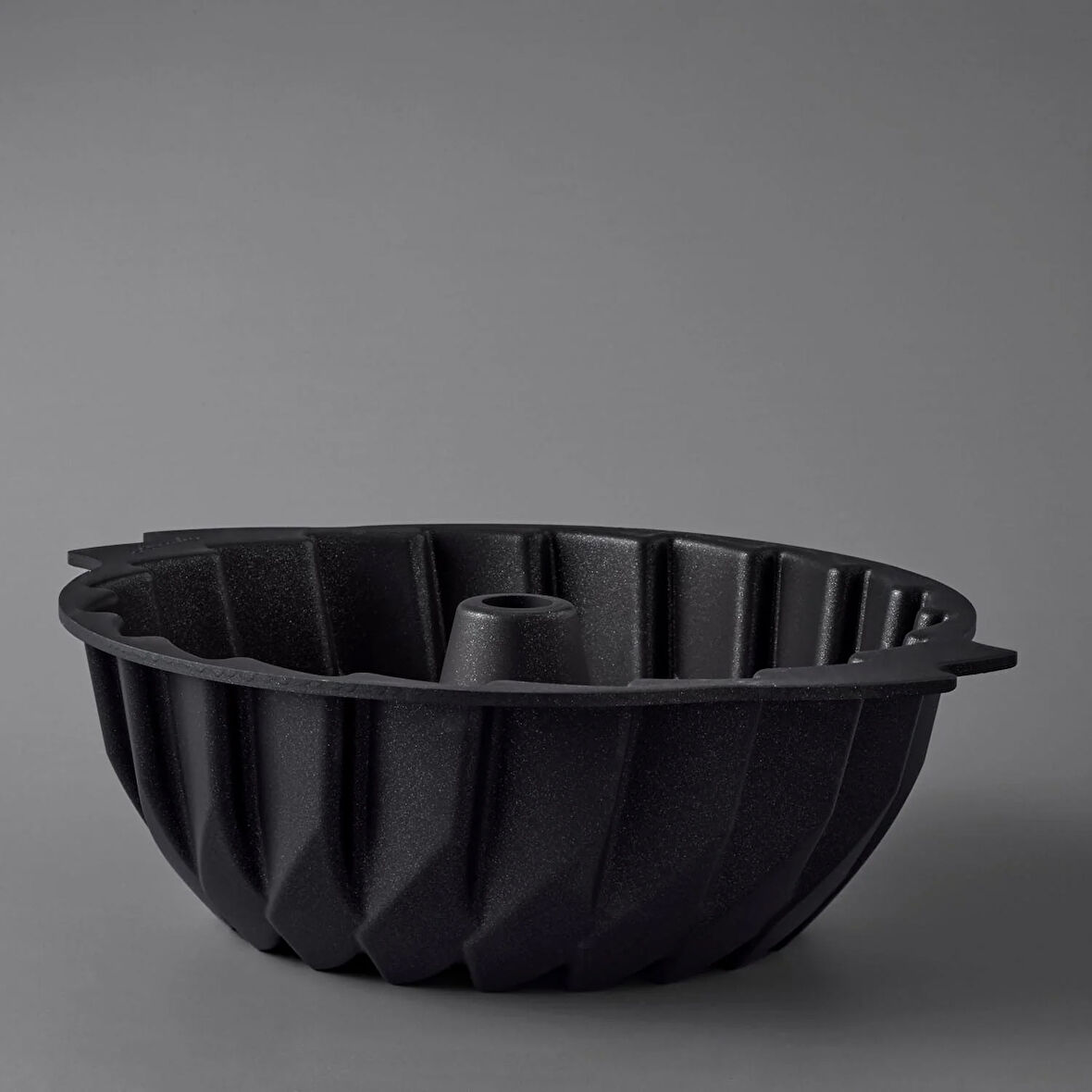 Jumbo Shark Swiss Black Yuvarlak Kek Kalıbı