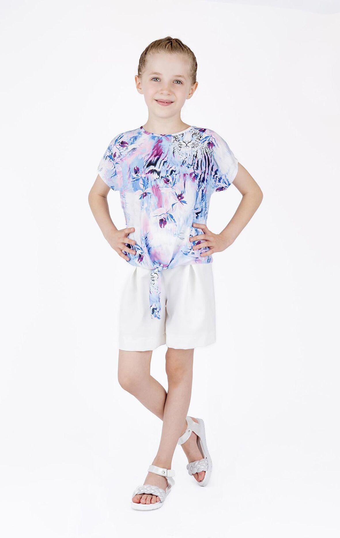 KIZ ÇOCUK SÜS DÜĞMELİ PİLELİ ŞORT