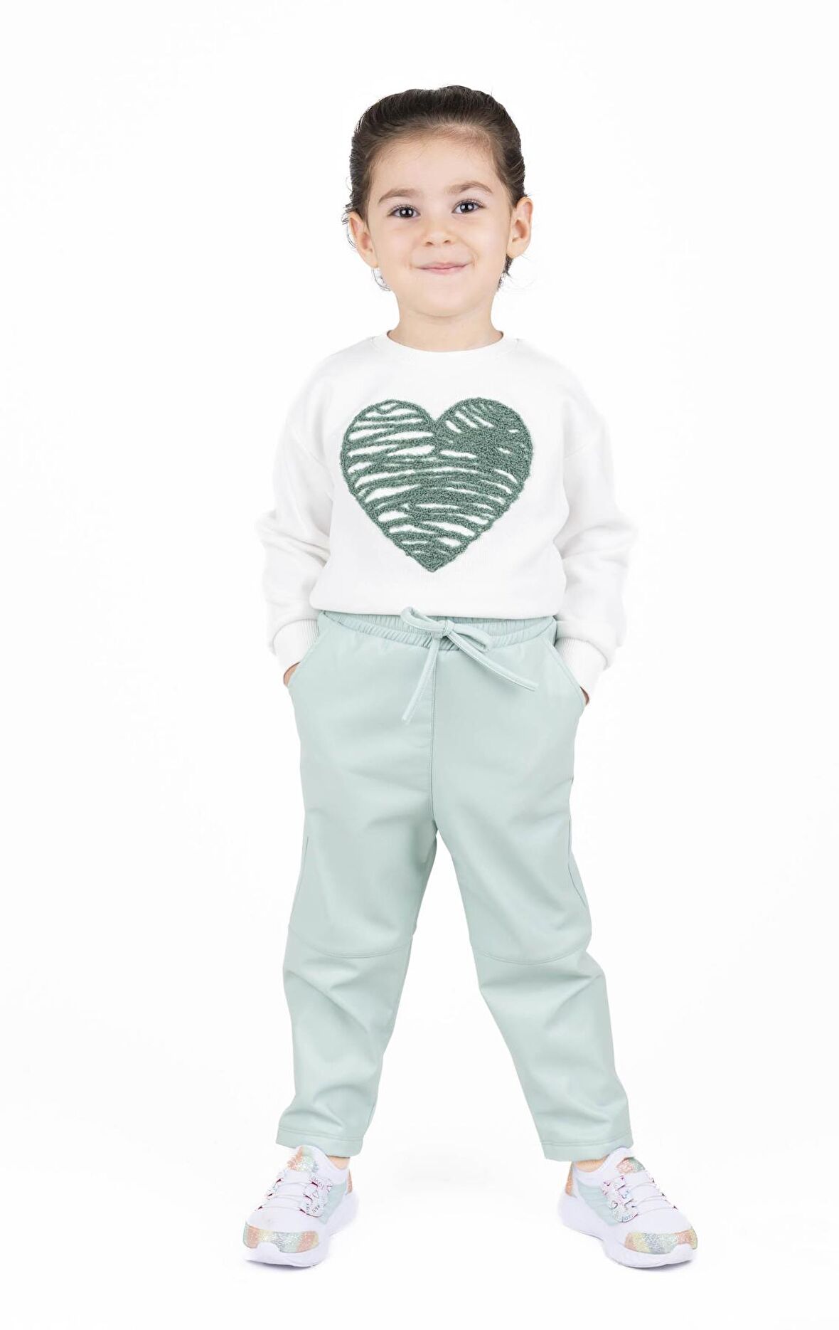 KIZ ÇOCUK KALP İŞLEMELİ SWEATSHIRT 