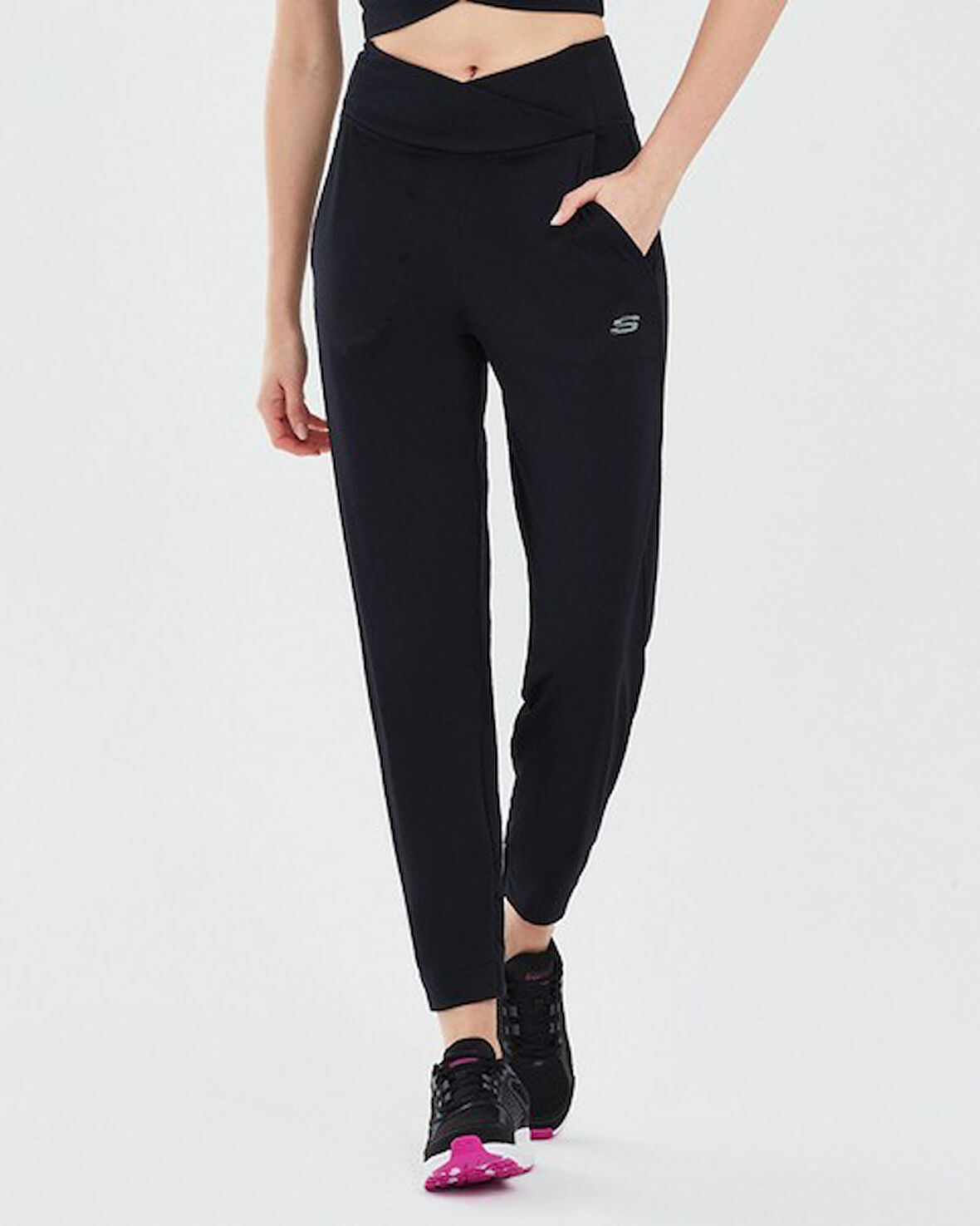 Skechers S242118-001 W Essential Jogger Kadın Eşofman Altı