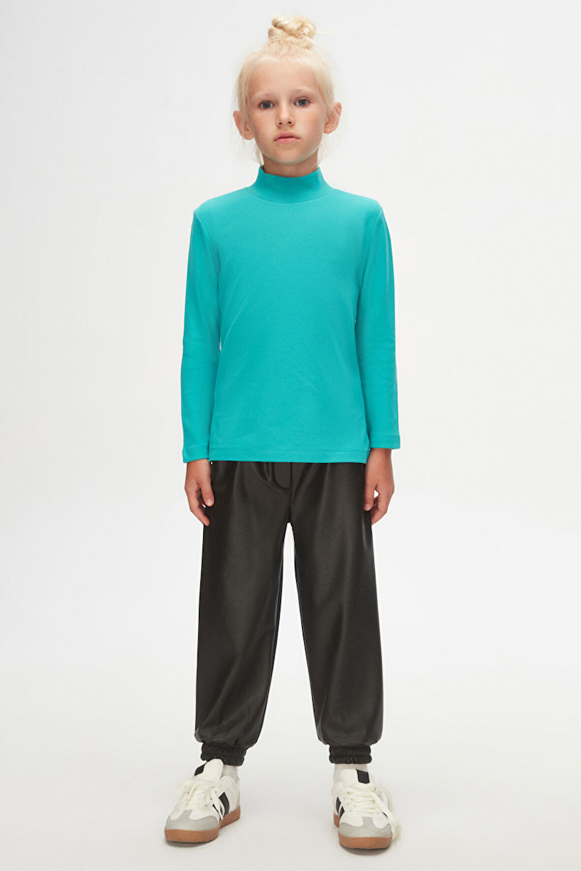 Açık Turkuaz Basic Kışlık Yarım Balıkçı Yaka Uzun Kollu Kız Çocuk Tişört