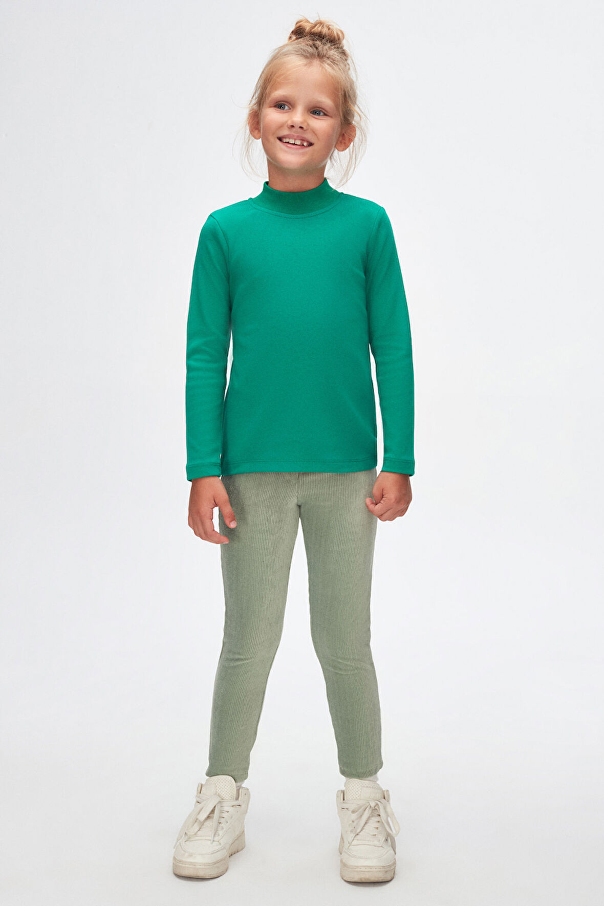 Koyu Yeşil Basic Kışlık Yarım Balıkçı Yaka Uzun Kollu Kız Çocuk Tişört