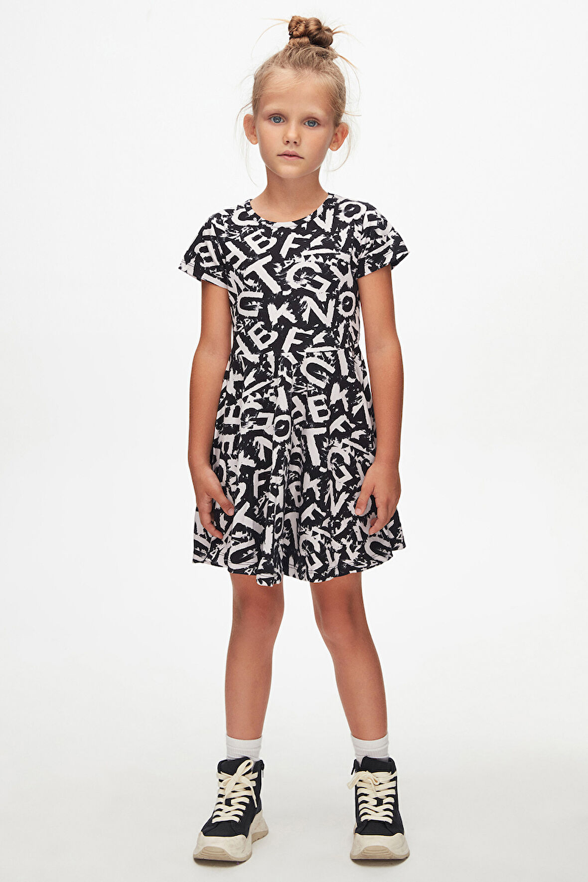 Kız Çocuk Alphabet Desen Kısa Kol Kloşe Etek Elbise