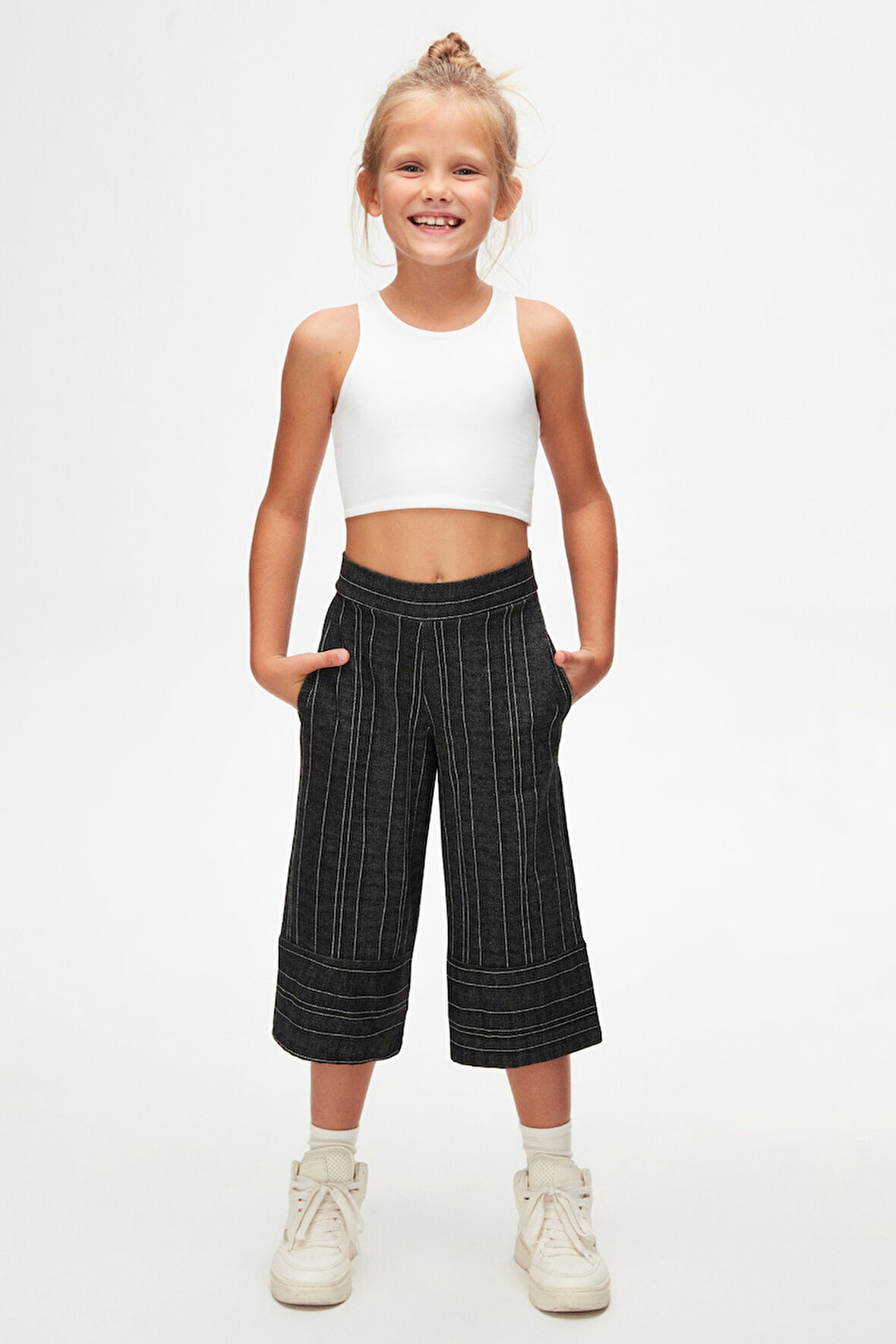 Antrasit Çizgili Bol Paça Kız Çocuk Pantolon Kapri