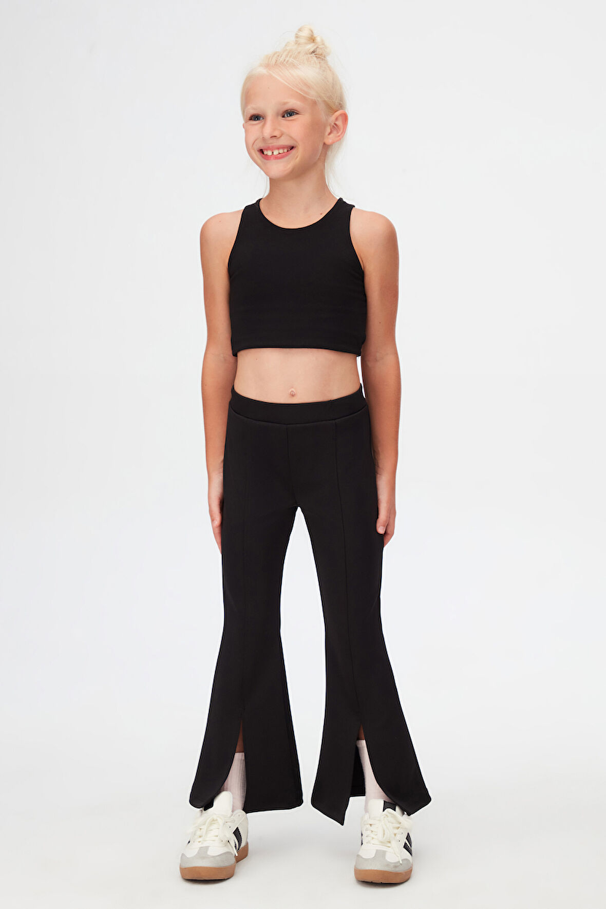 Siyah Kız Çocuk Ön Yırtmaçlı Nervürlü Scuba Pantolon