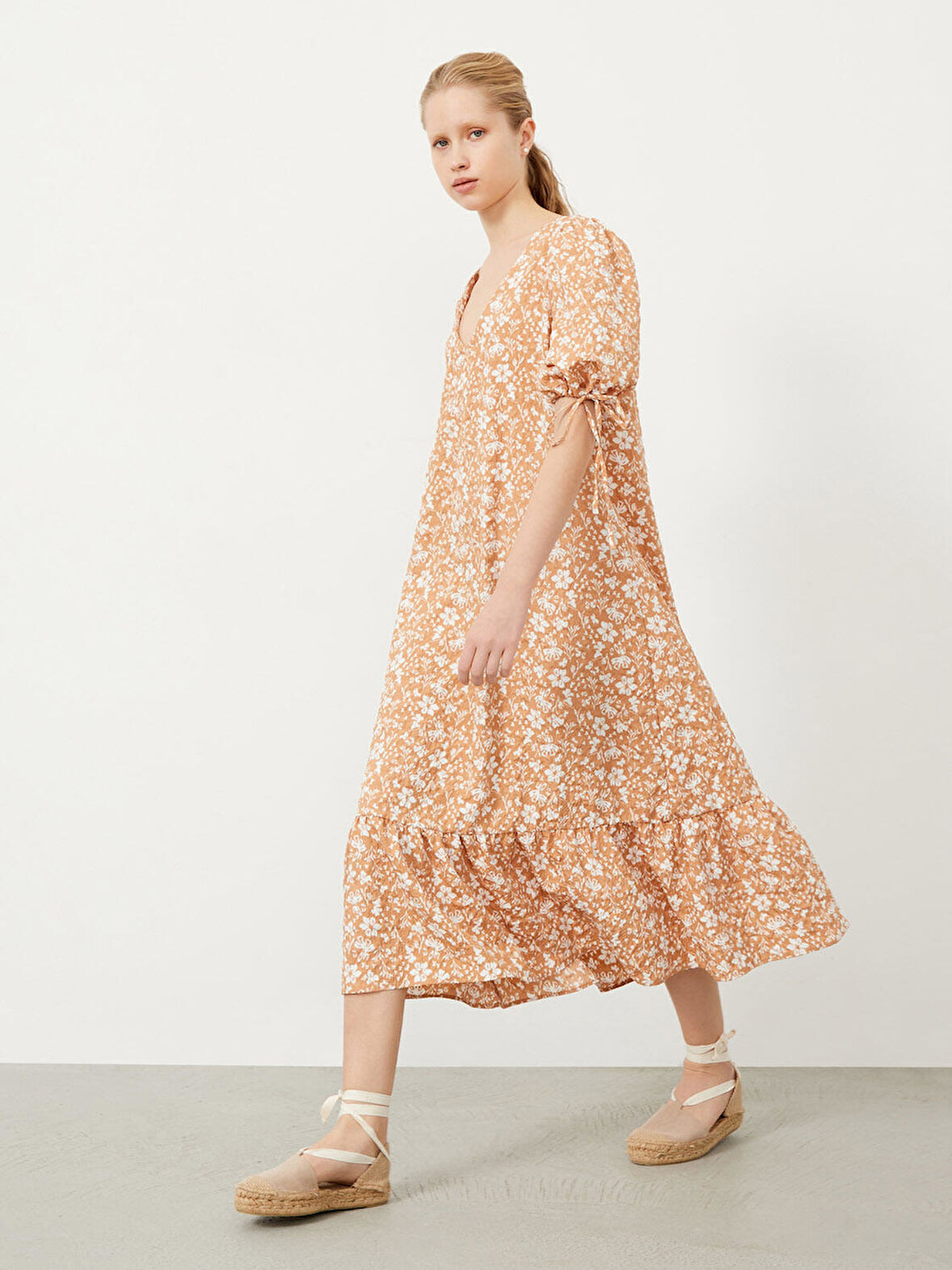 Bej Oversize Pamuklu Elbise