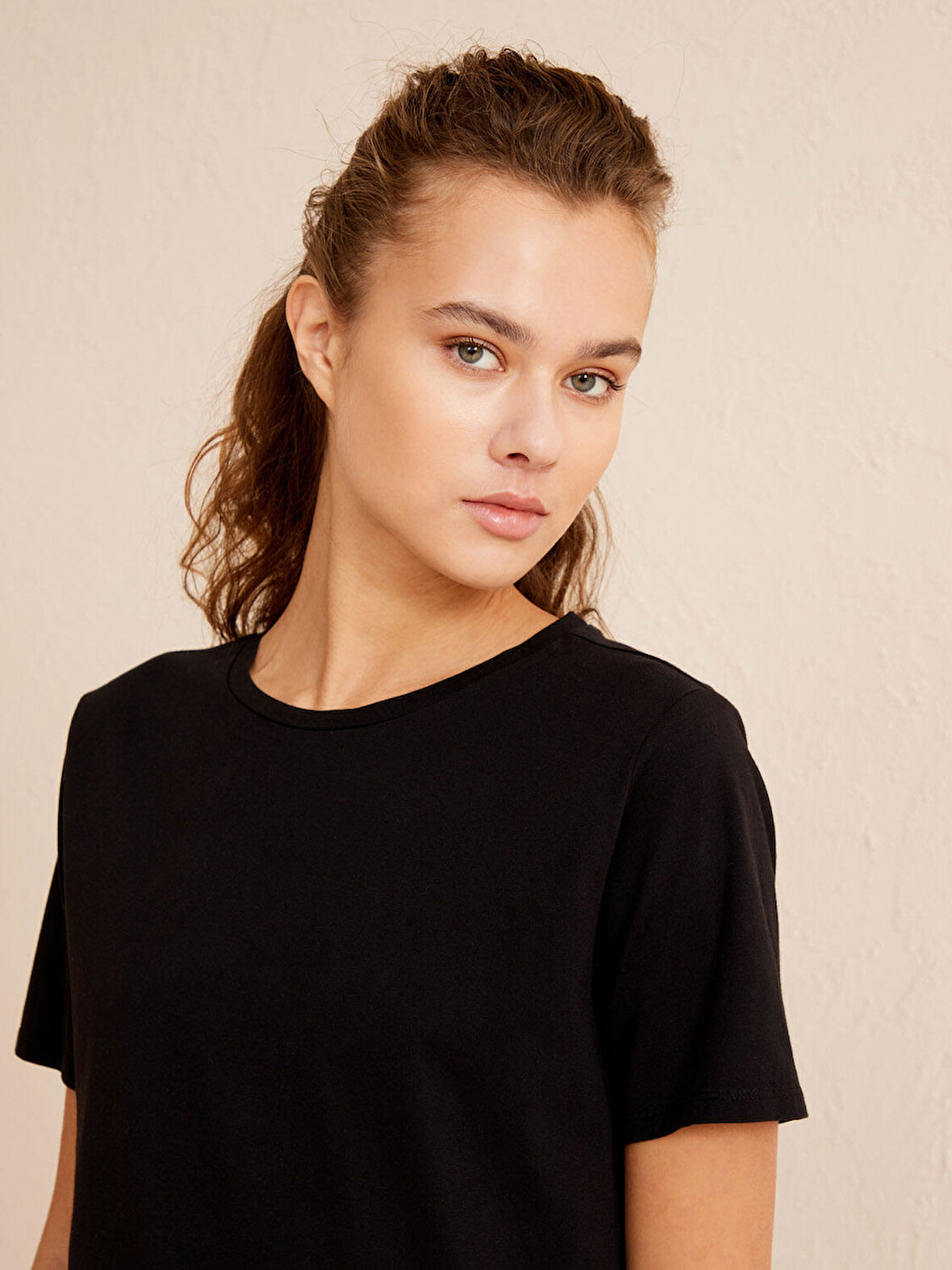 Siyah Regular Fit Pamuklu Tişört
