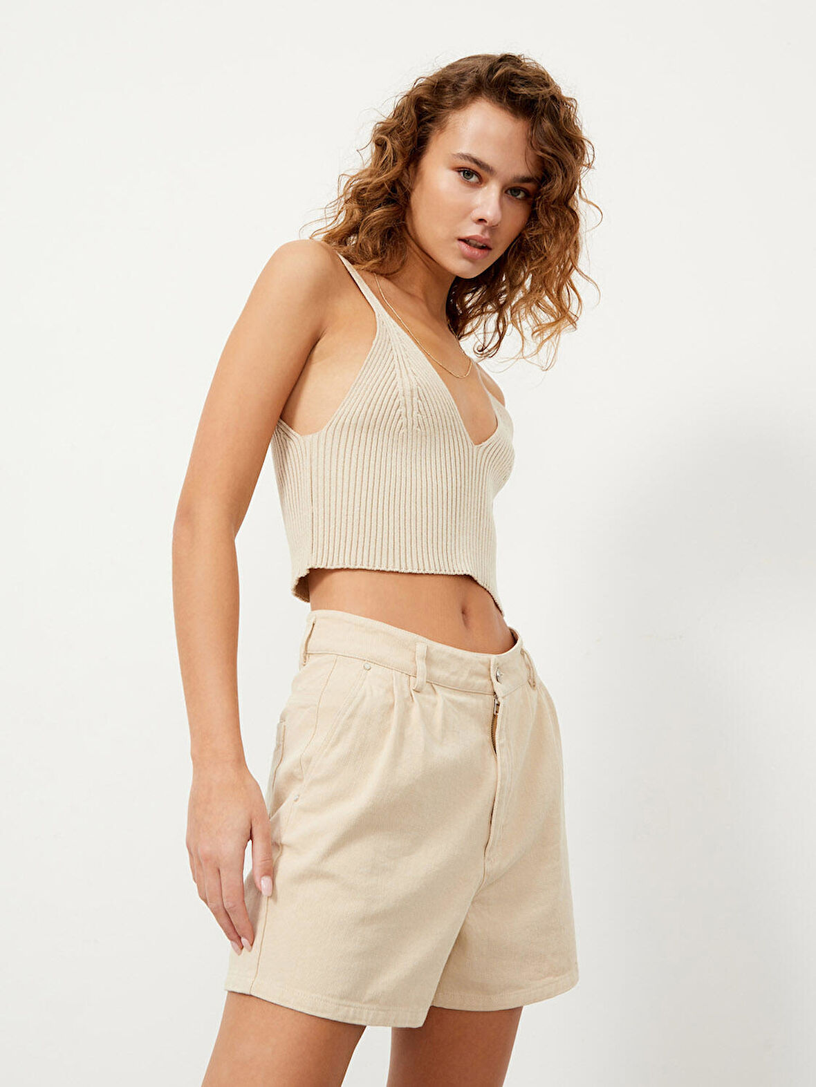 Bej Regular Fit Pamuklu Şort