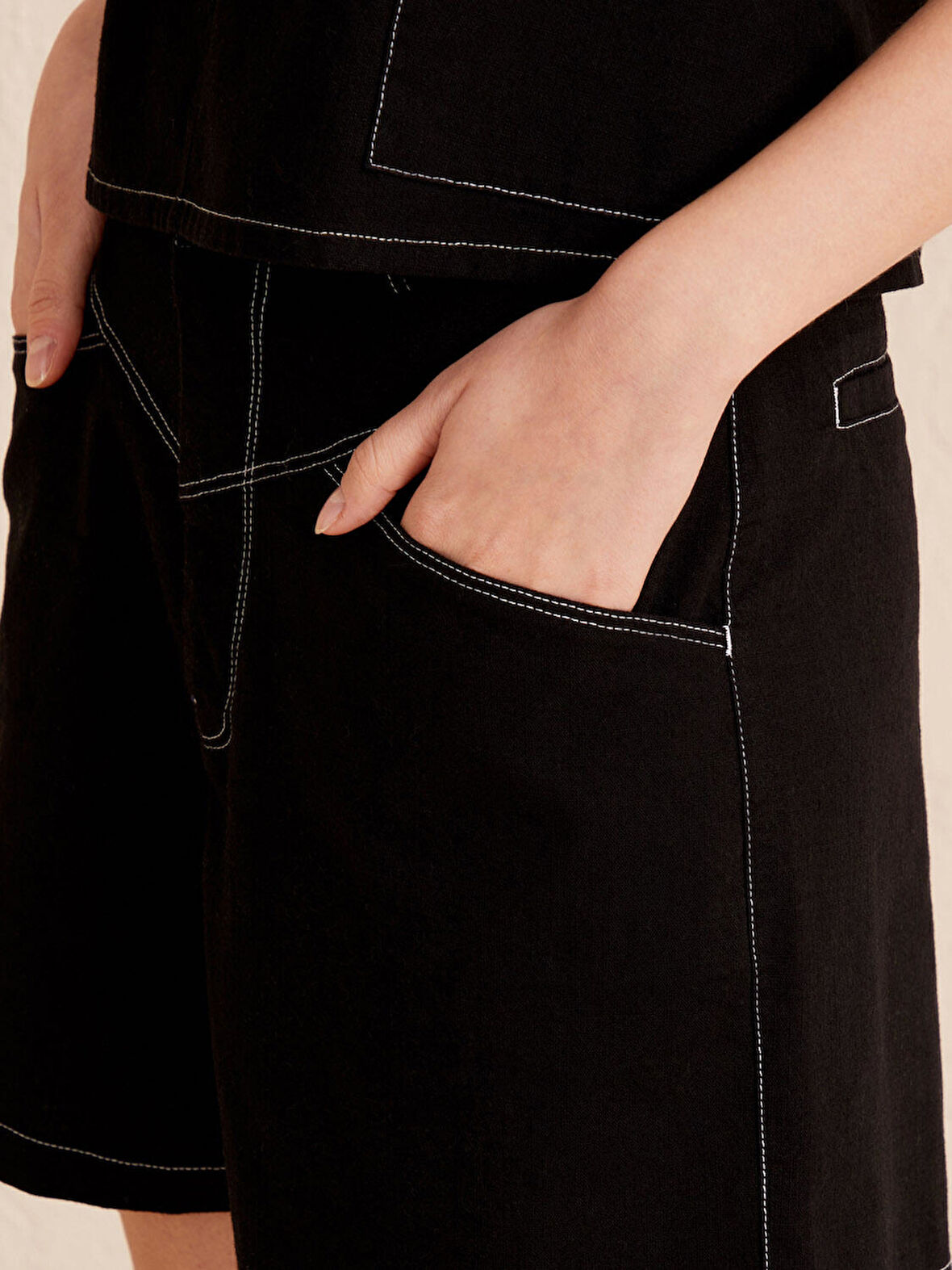 Siyah Regular Fit Pamuklu Şort