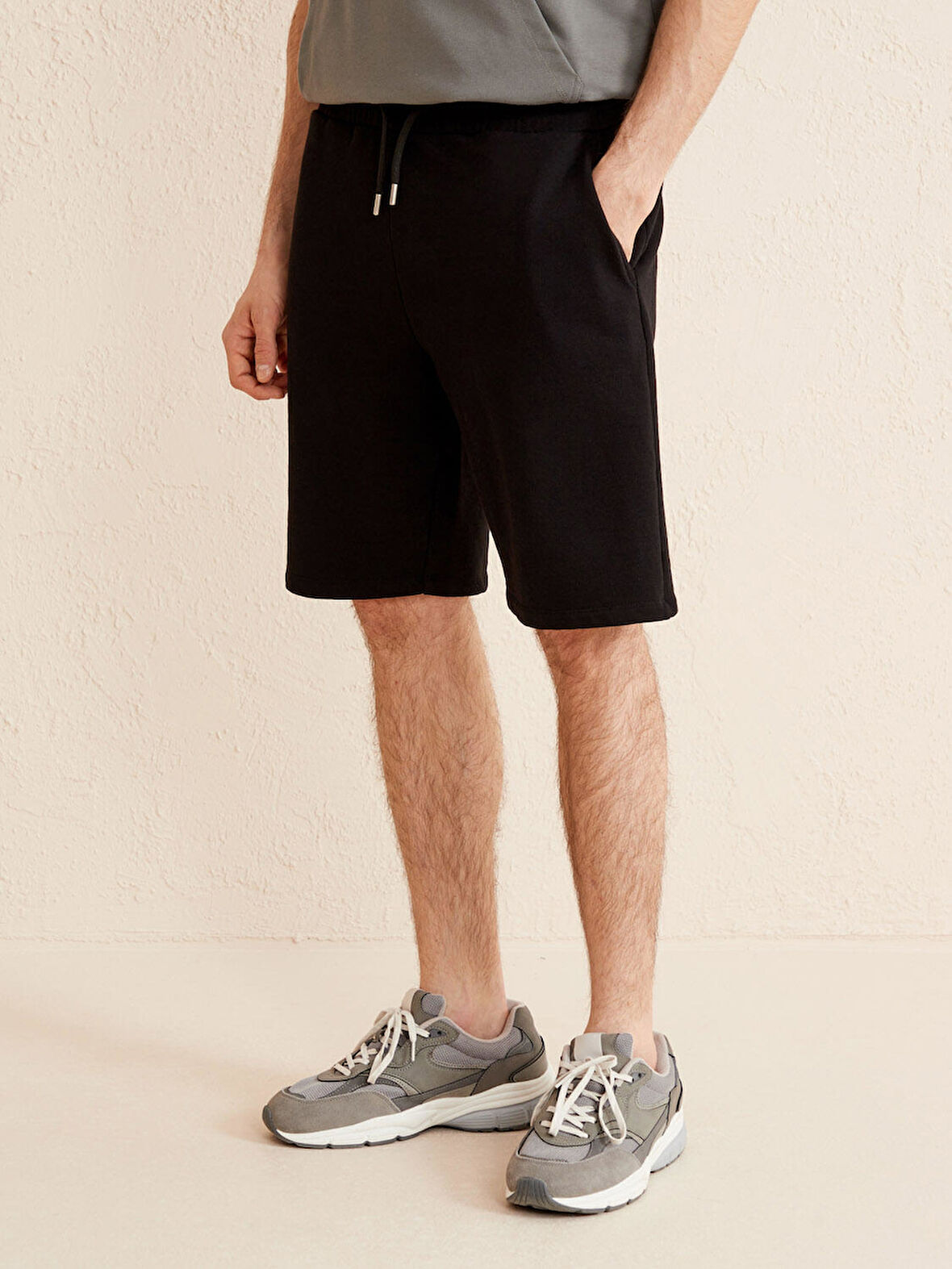 Siyah Regular Fit Pamuklu Sweat Şort