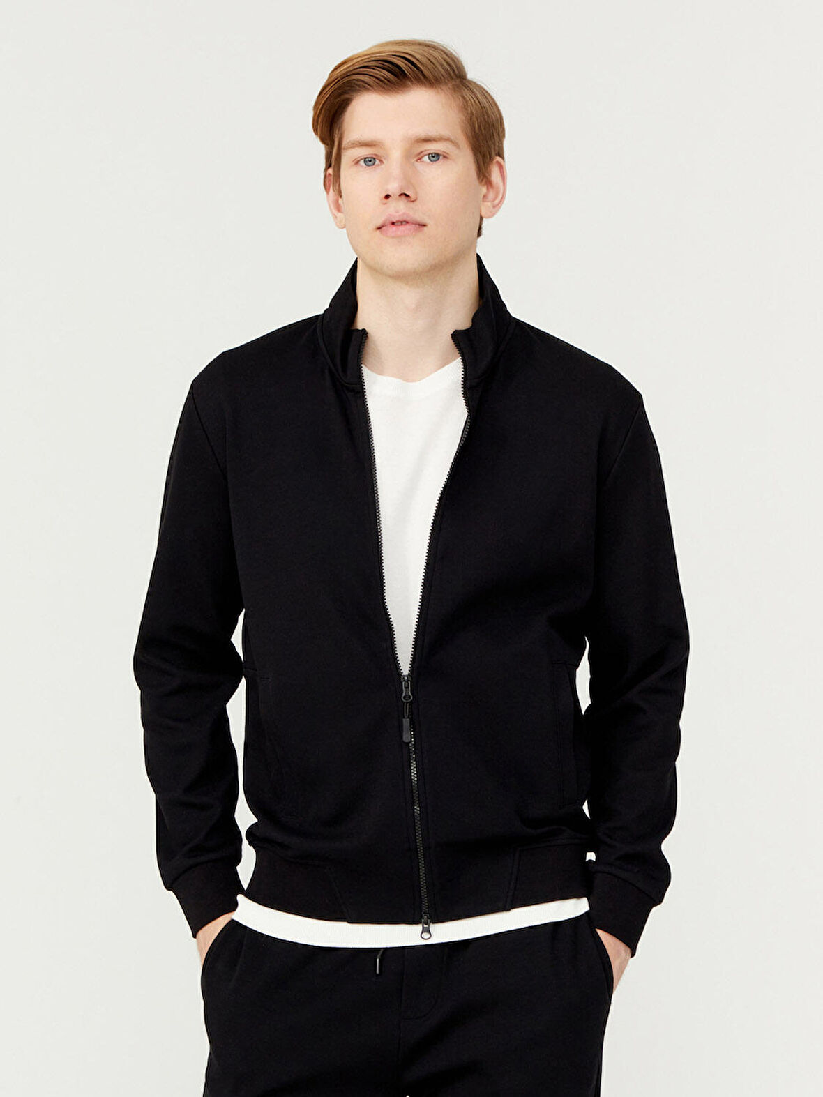 Siyah Slim Fit Pamuklu Sweatmont