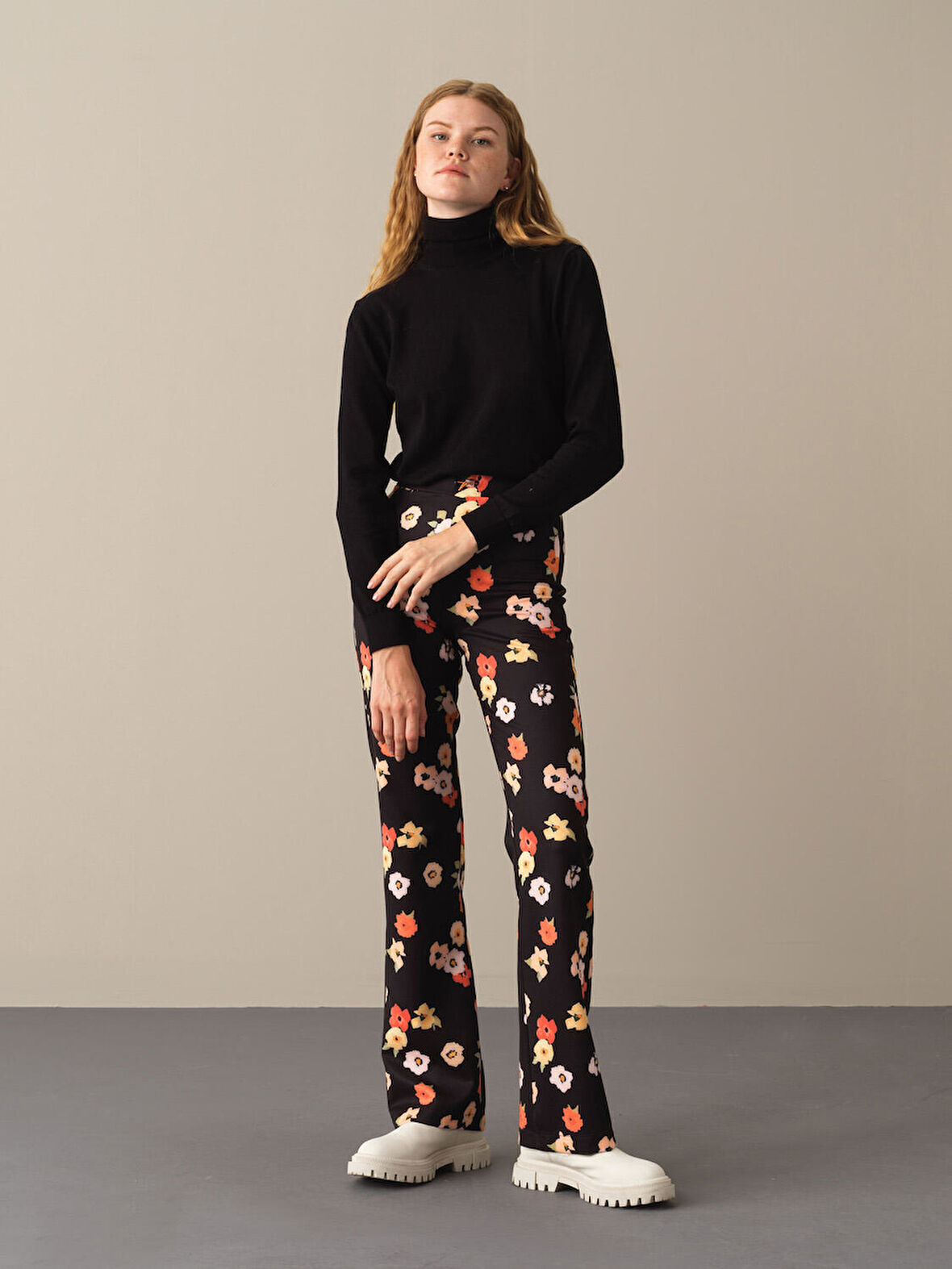 Xint Siyah Regular Fit Basic Kazak