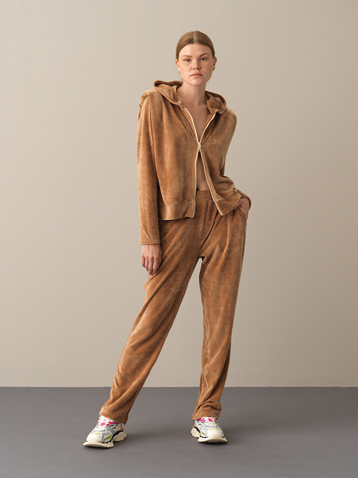 Xint Camel Regular Fit Kadife Sweatmont