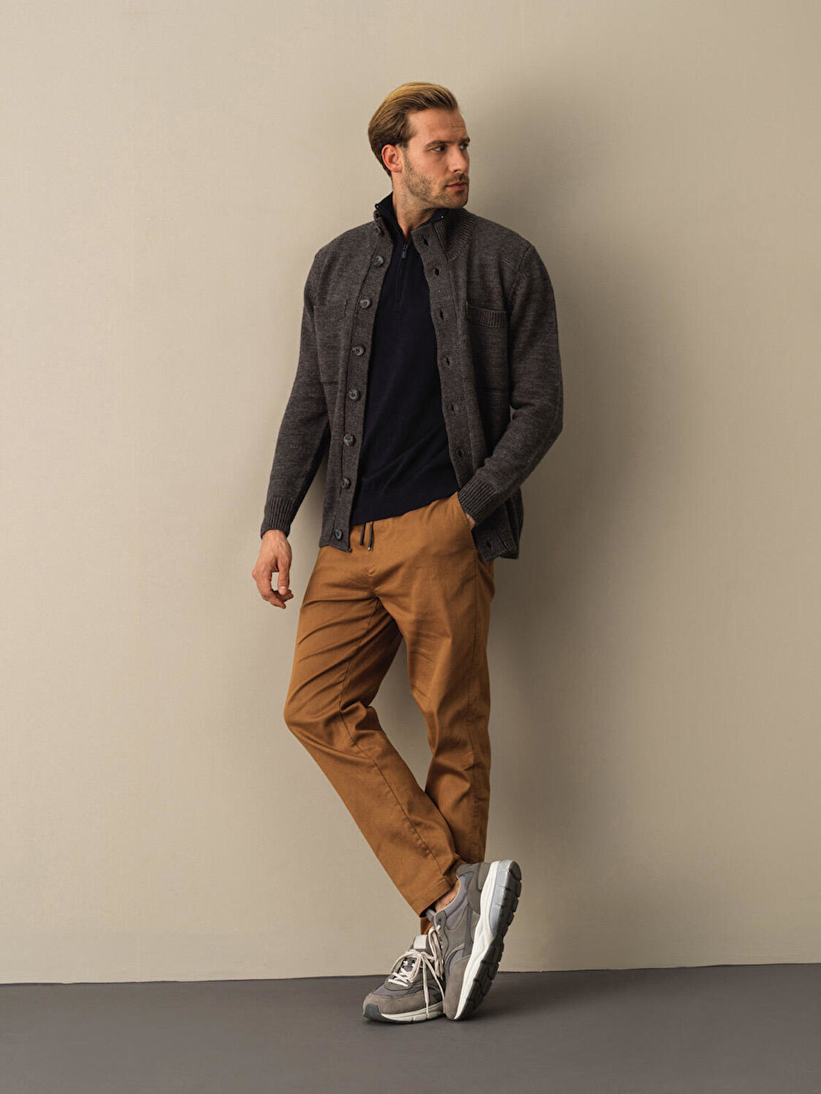 Xint Antrasit Düğmeli Cep Detaylı Hırka