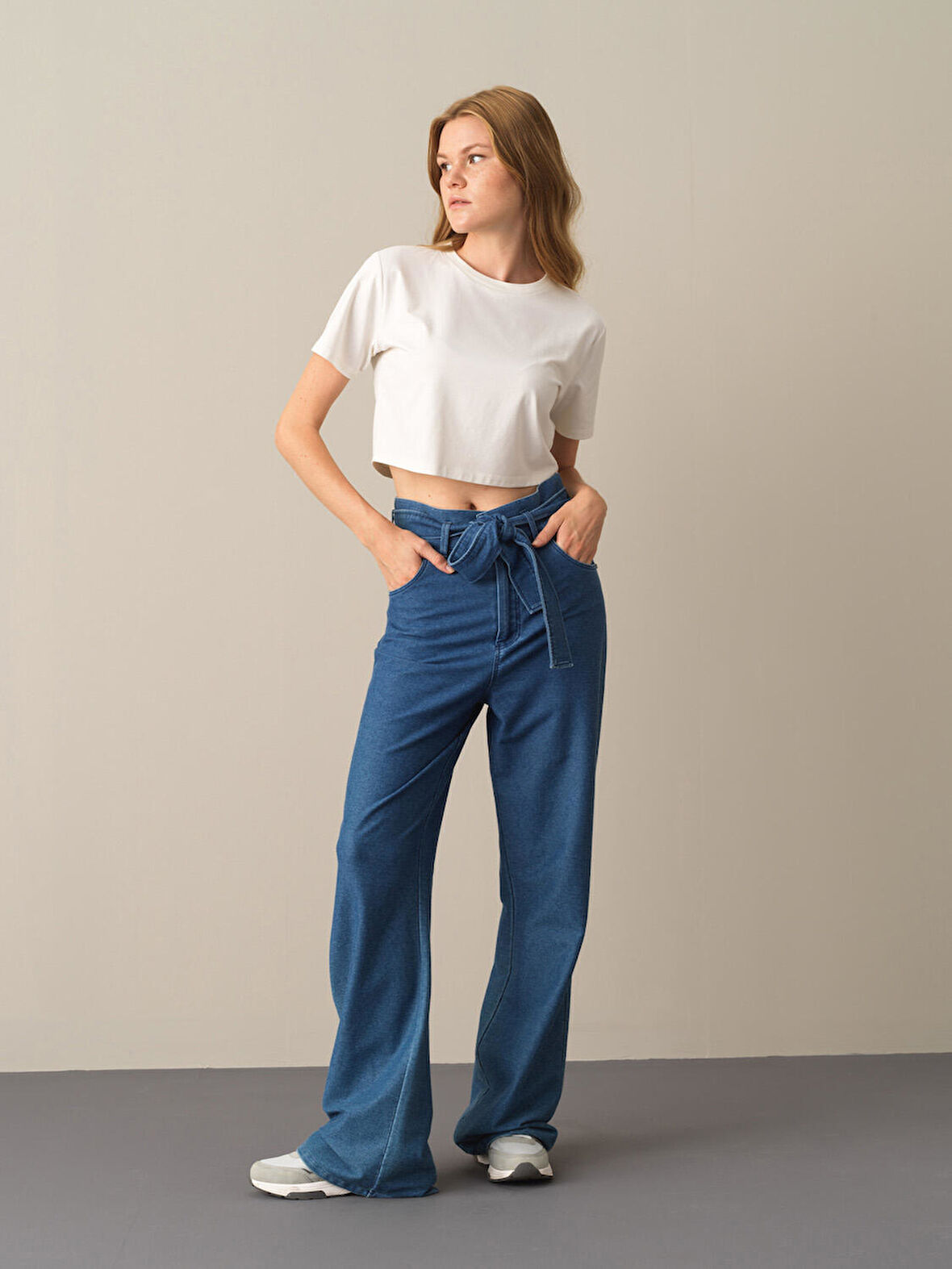 Xint Beyaz Regular Fit Modal Basic Crop