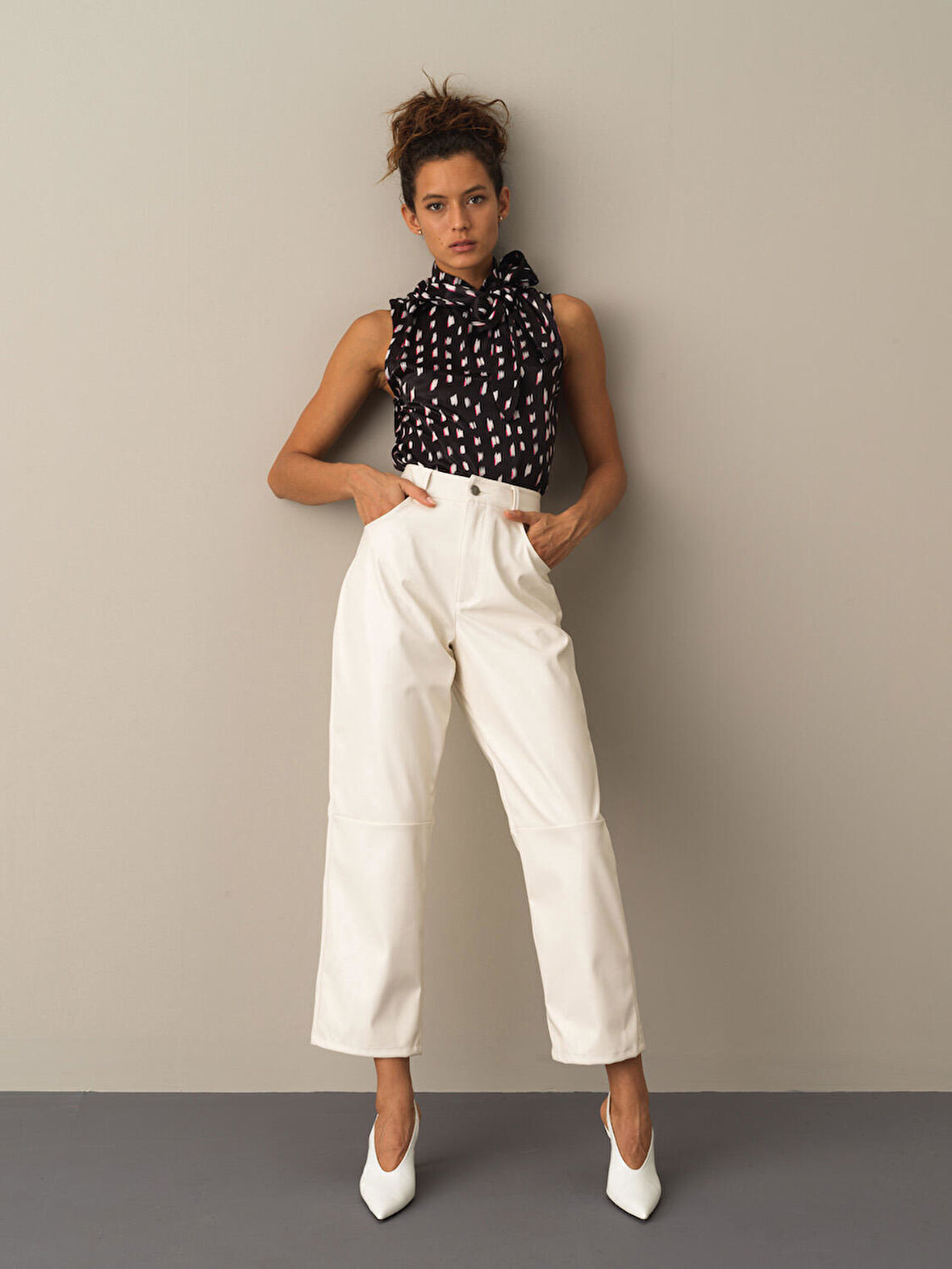 Xint Siyah Kolsuz Saten Bluz