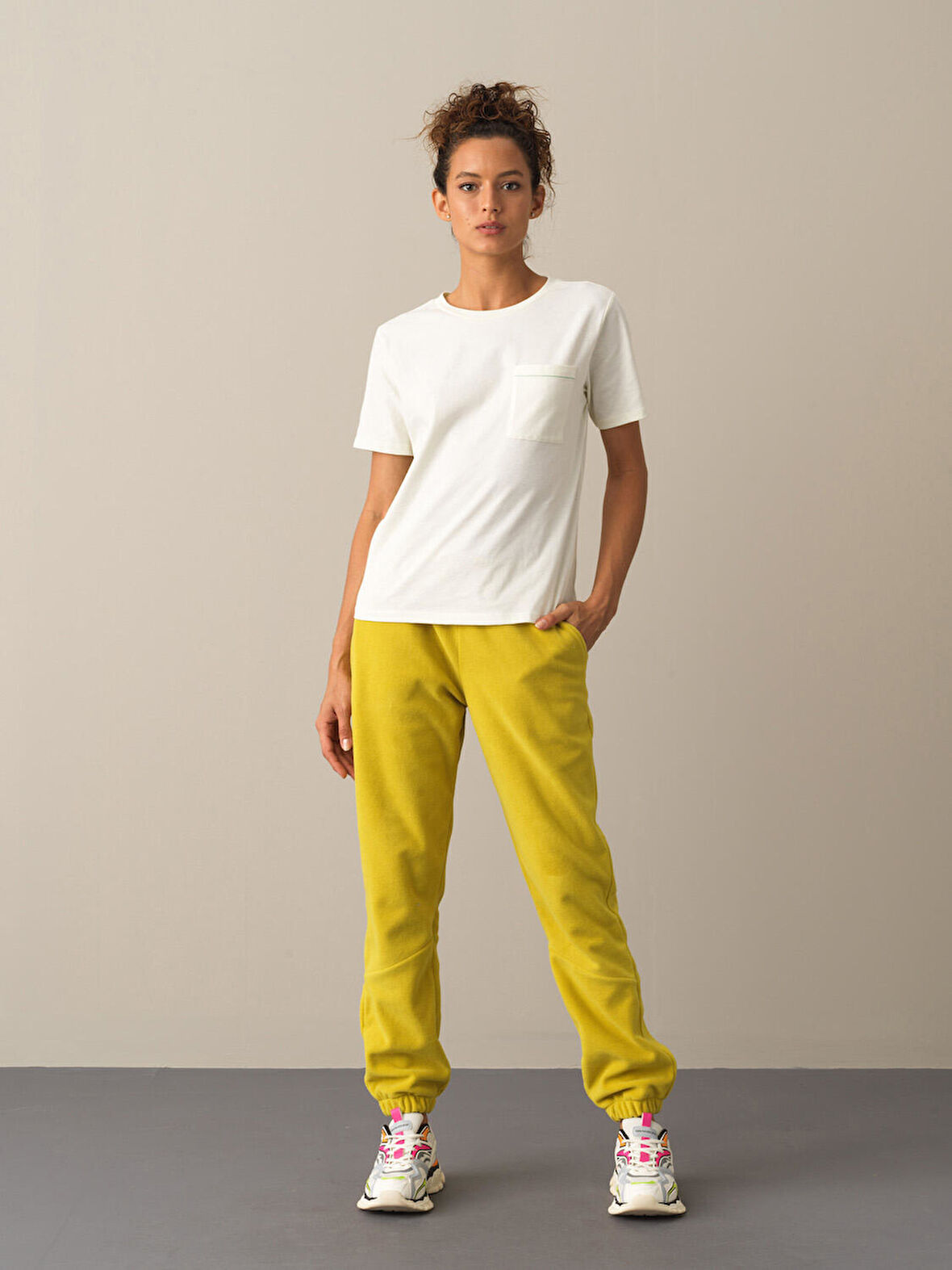 Xint Ekru Regular Fit Tişört