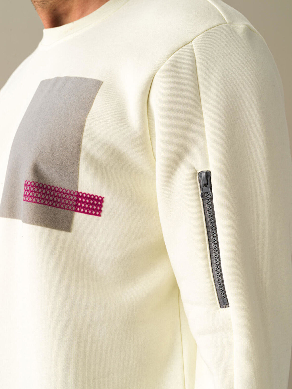 Xint Ekru Regular Fit Baskılı Sweatshirt