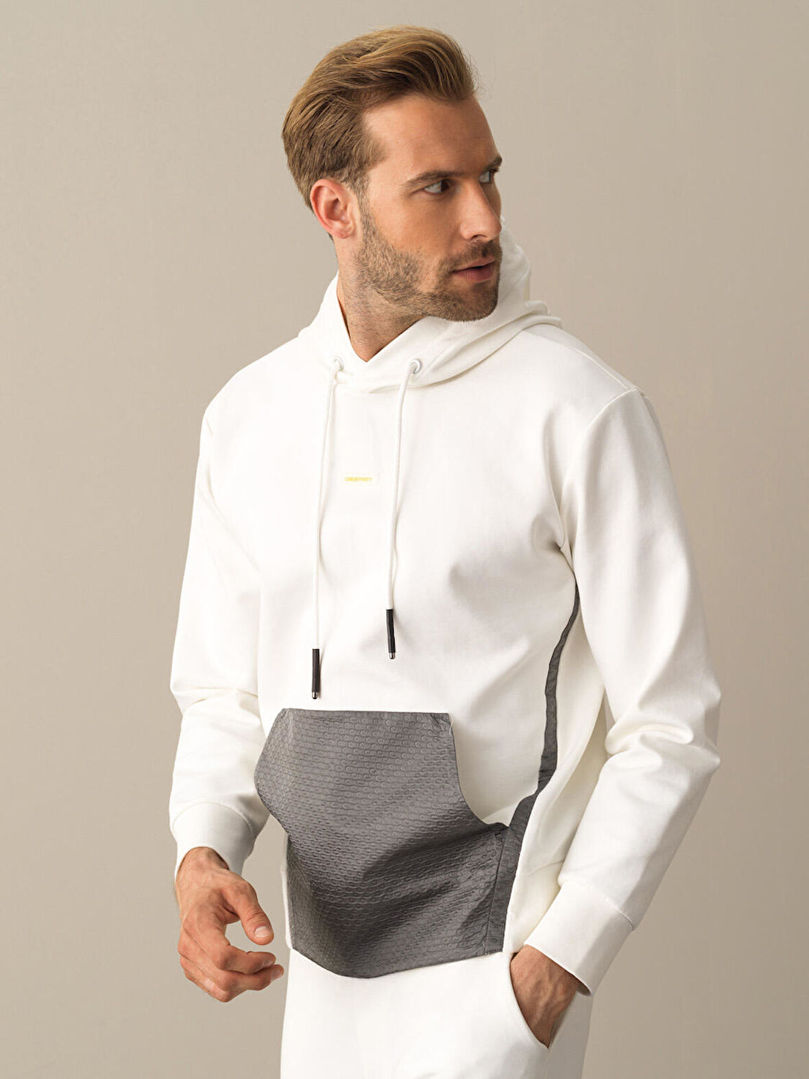 Xint Beyaz Regular Fit Sweatshirt