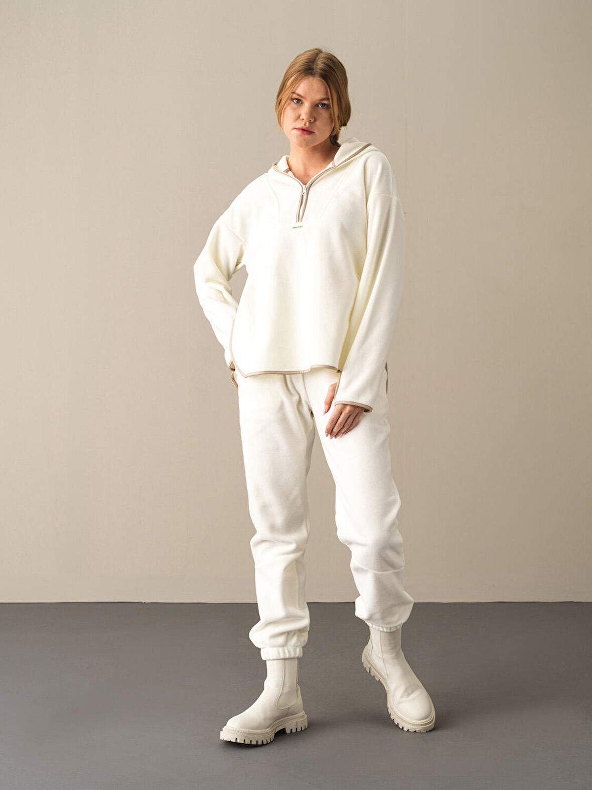 Xint Beyaz Fermuarlı Polar Sweatshirt