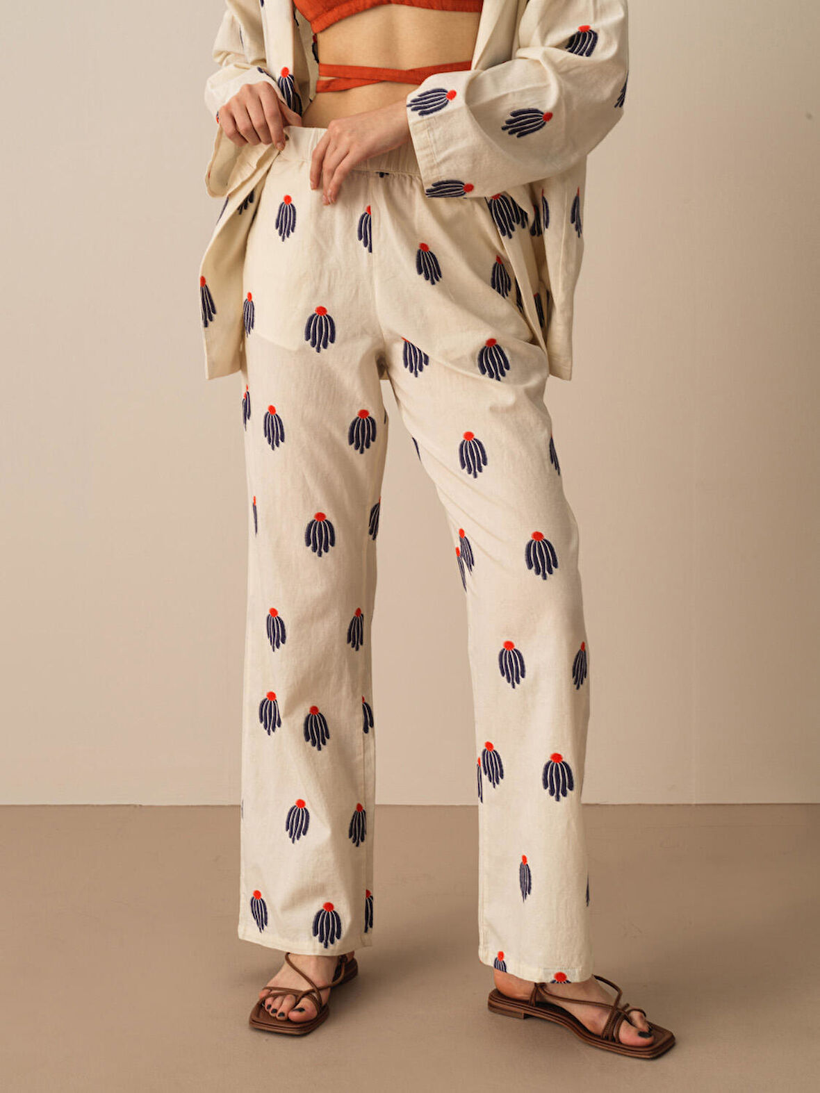 Ekru Regular Fit Pamuklu Pantolon