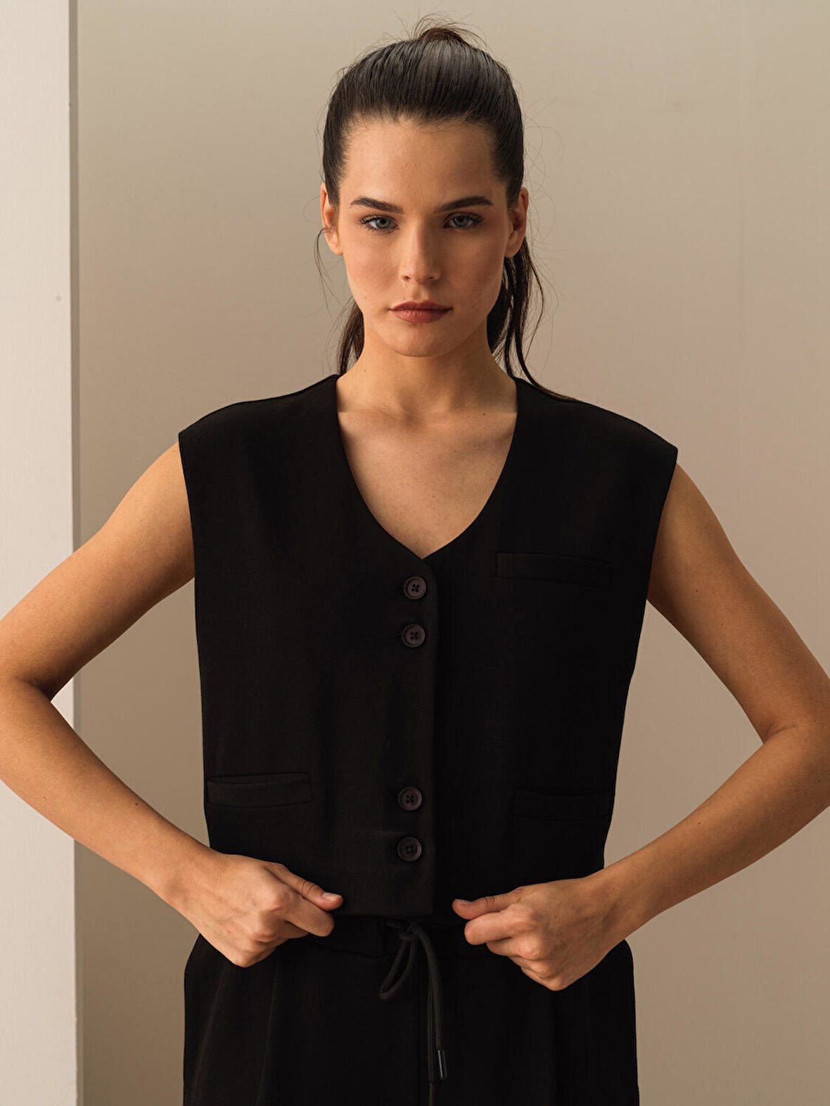 Siyah Regular Fit Pamuklu Yelek
