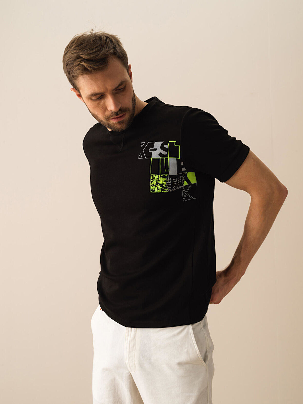 Siyah Regular Fit Pamuklu Tişört