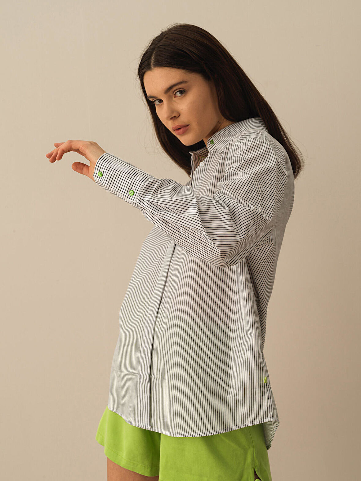 Siyah Oversize Pamuklu Gömlek