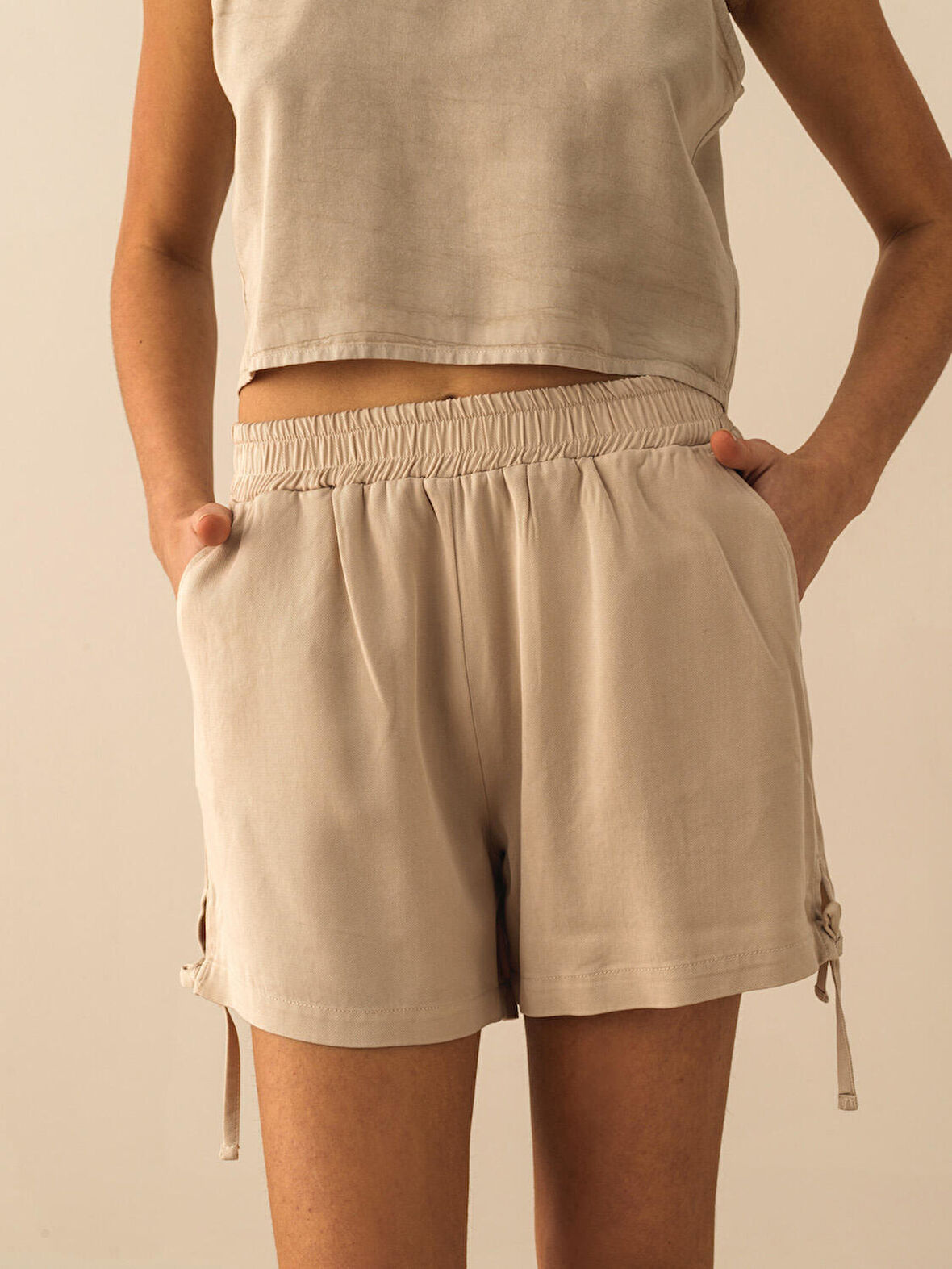 Taş Rengi Regular Fit Şort