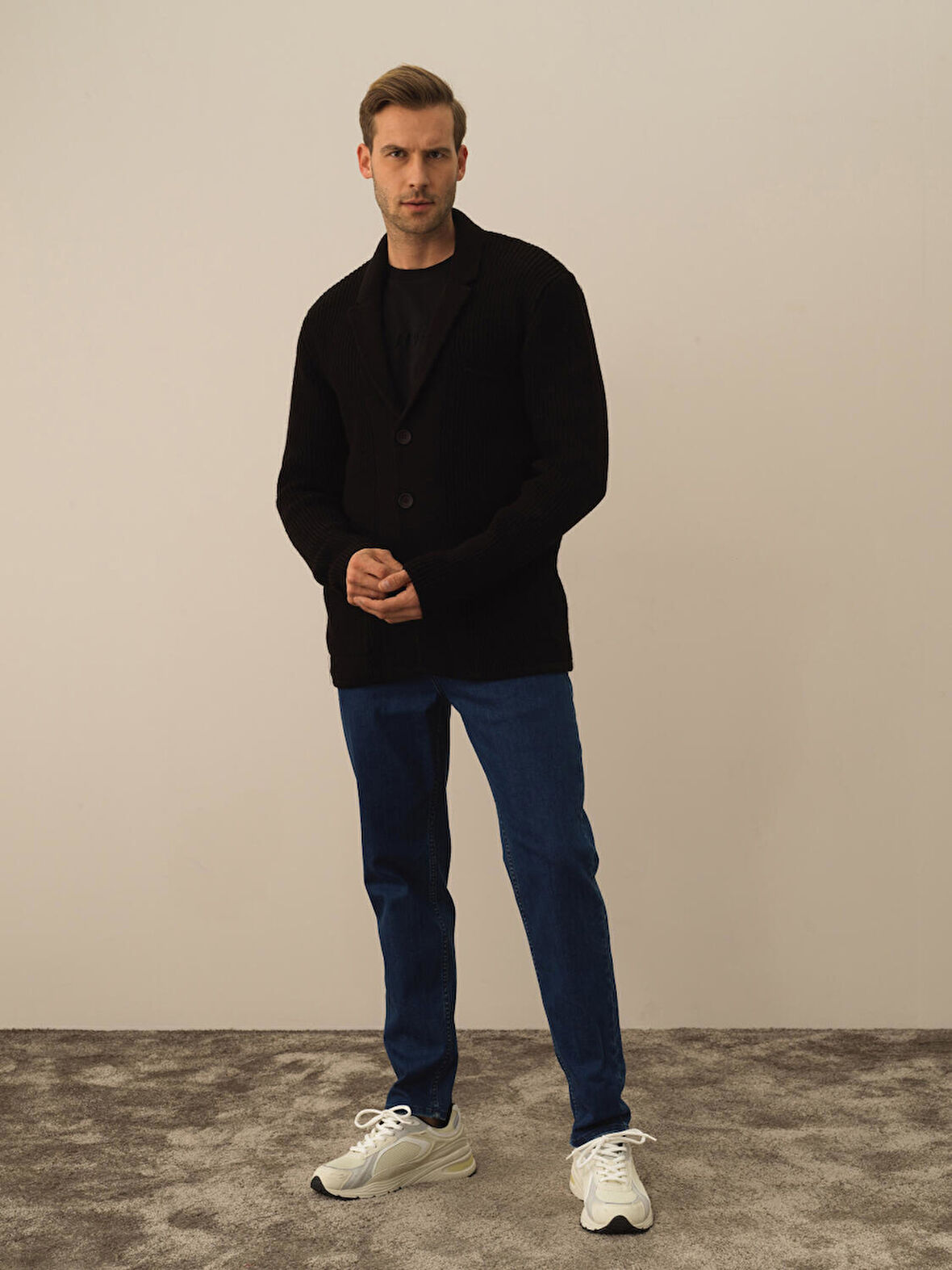 Xint Siyah Doğal Yün Dokulu Regular Fit Triko Ceket