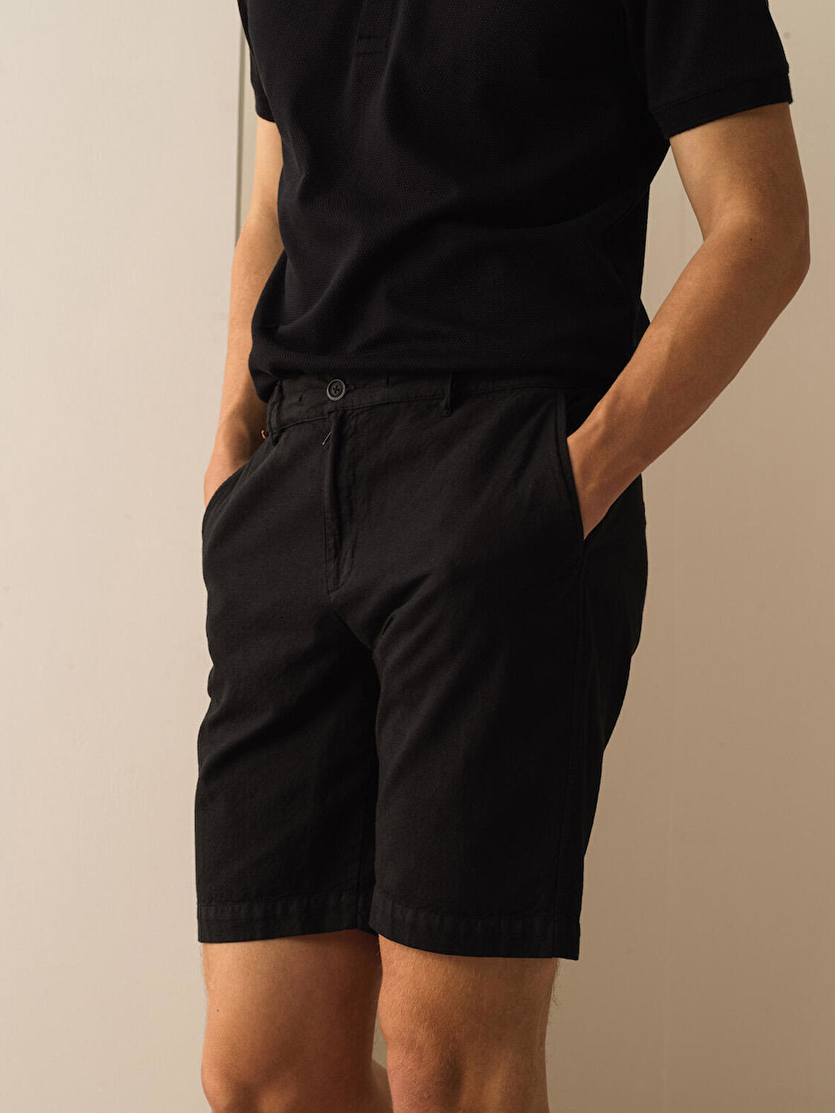 Siyah Regular Fit Keten Şort