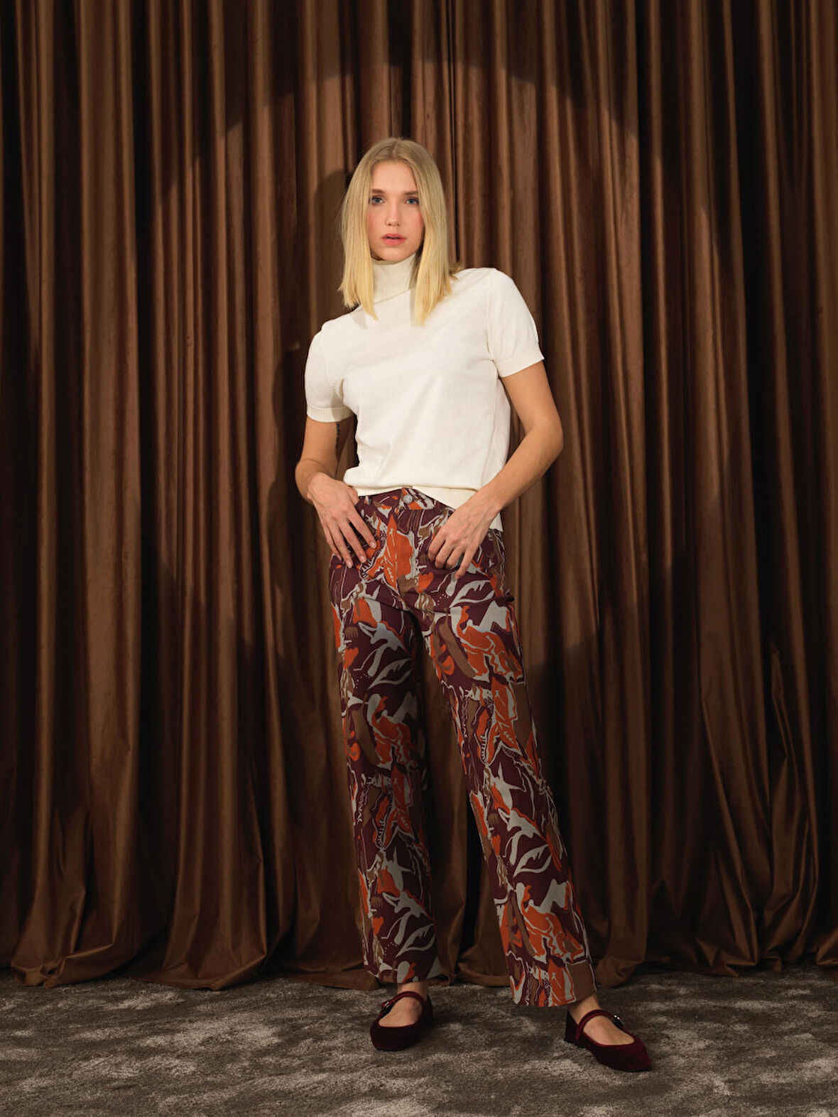 Xint Kırık Beyaz Pamuk Dokulu Regular Fit Kazak