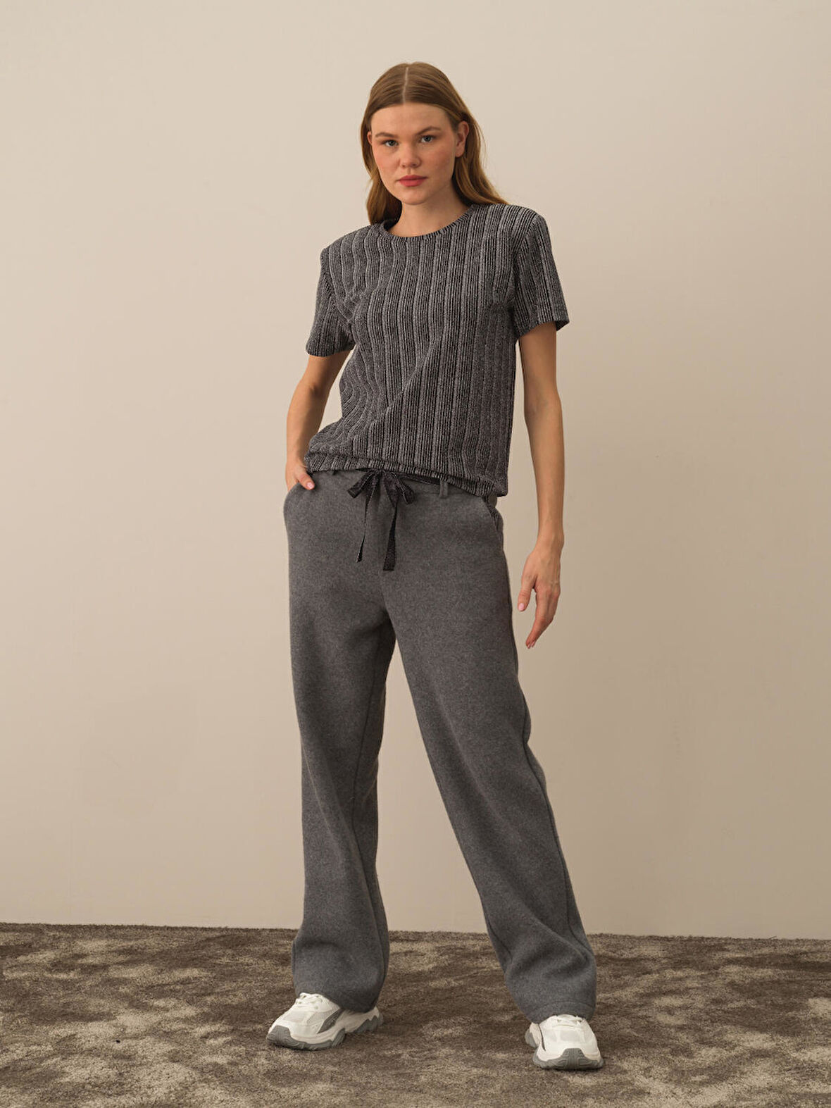 Xint Siyah Işıltılı Lurex Detaylı Regular Fit Bluz