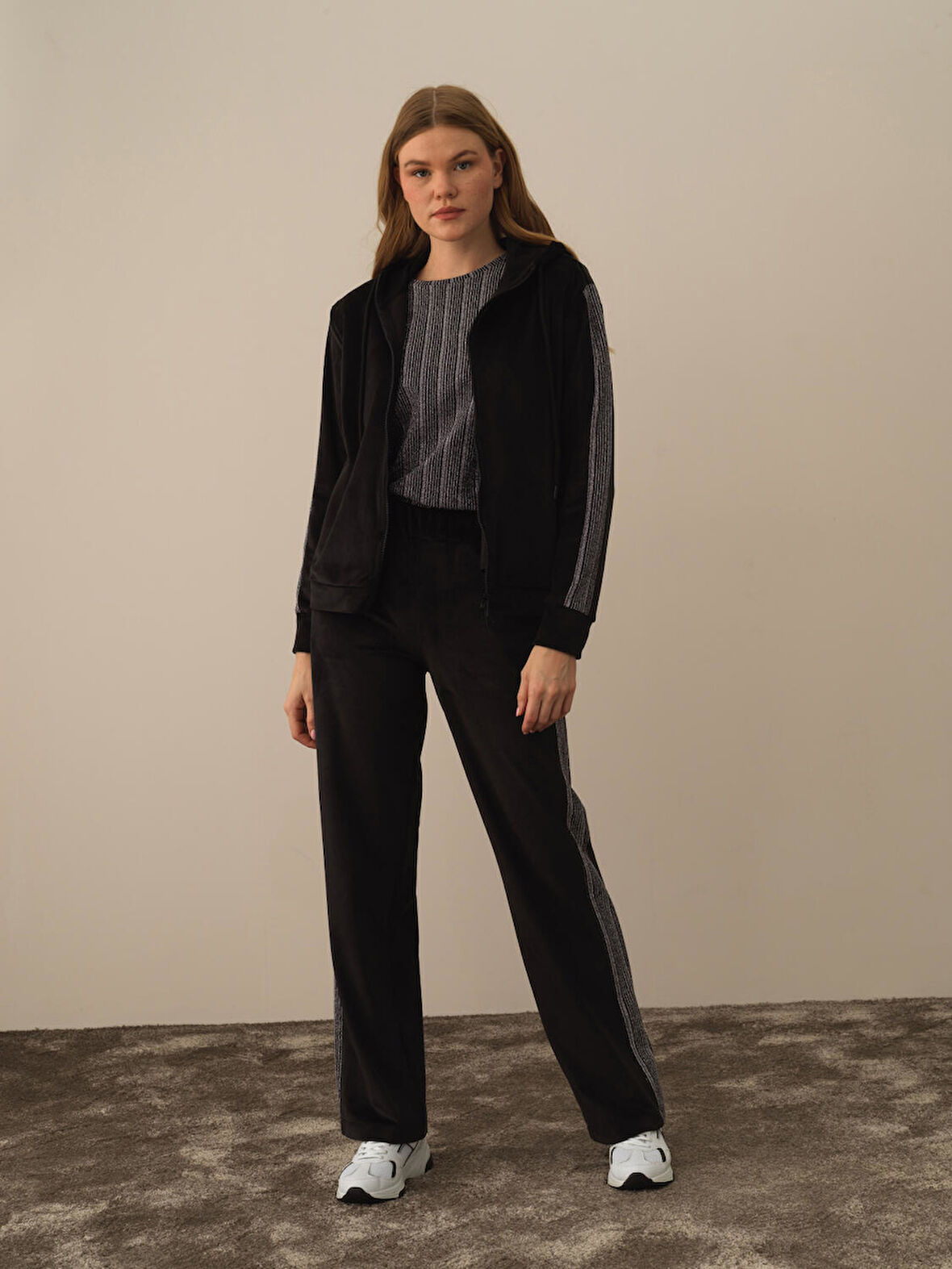 Xint Siyah Esnek Dokulu Regular Fit Sweatmont