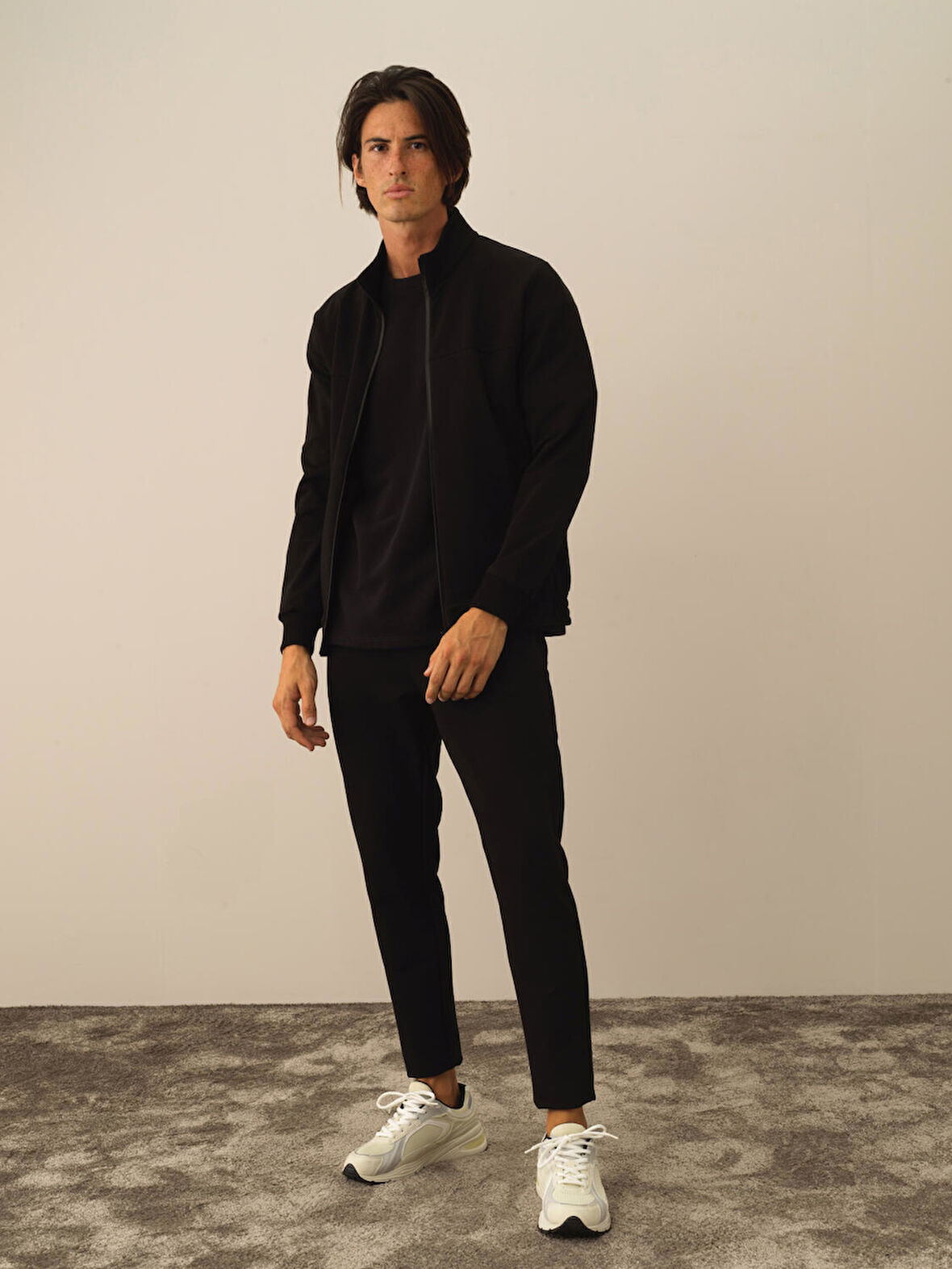 Xint Siyah Pamuk Dokulu Slim Fit Sweatmont