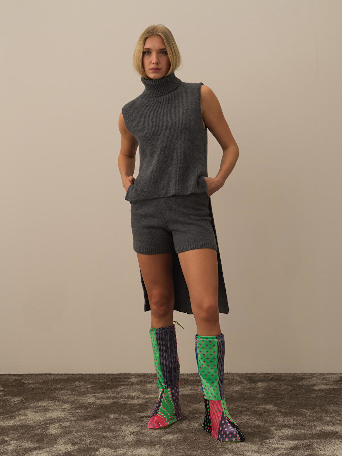 Xint Koyu Gri Doğal Yün Dokulu Regular Fit Yelek