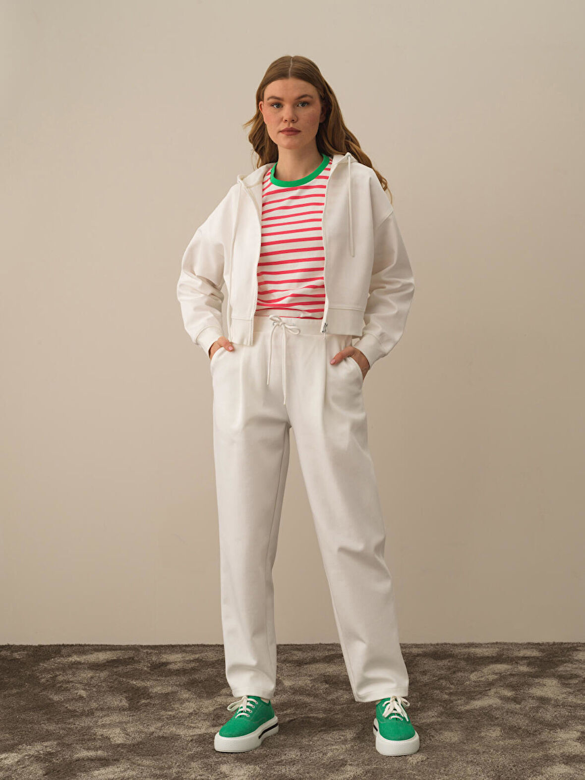 Xint Kırık Beyaz Pamuk Dokulu Regular Fit Sweatmont