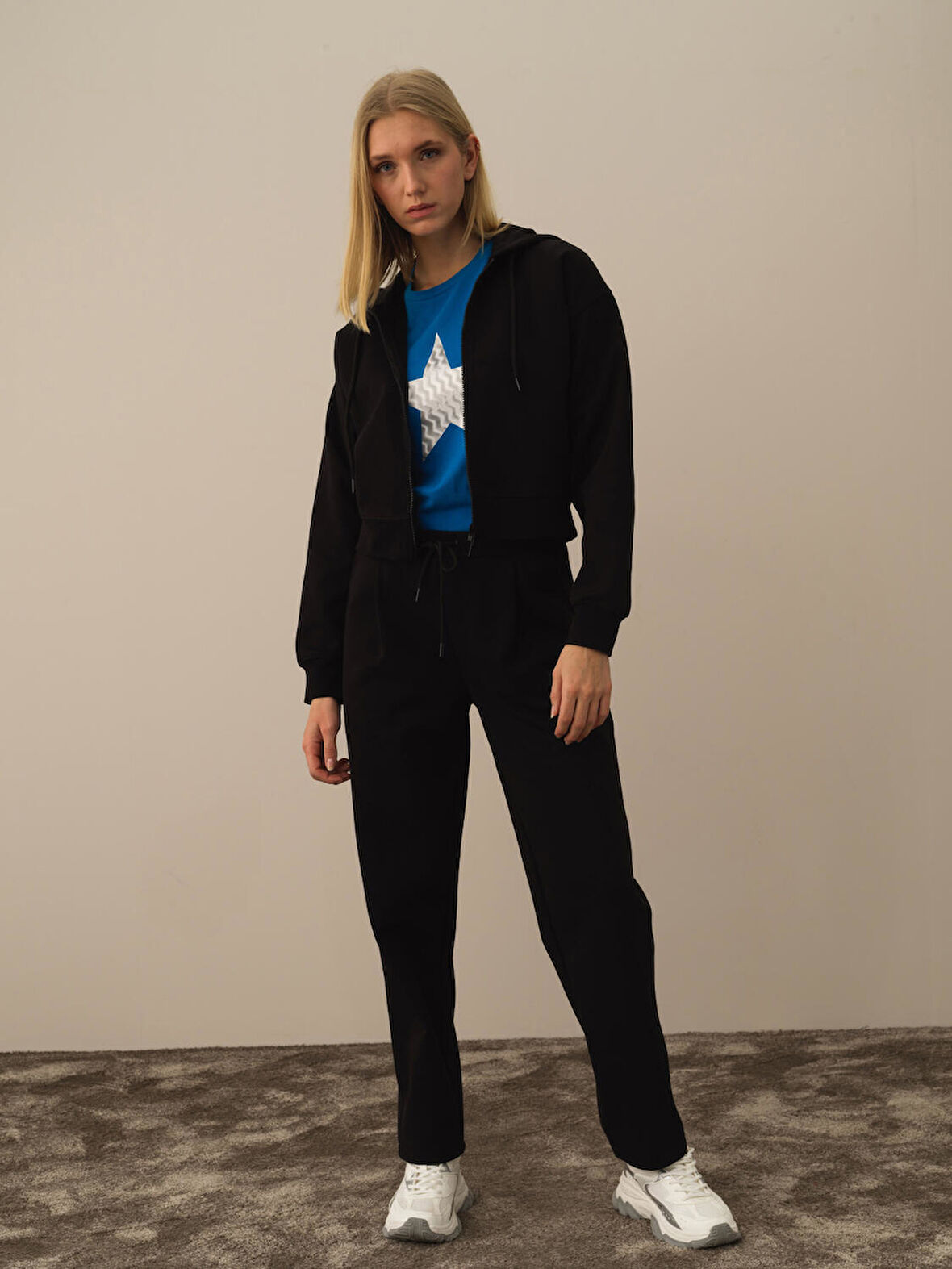 Xint Siyah Pamuk Dokulu Regular Fit Sweatmont