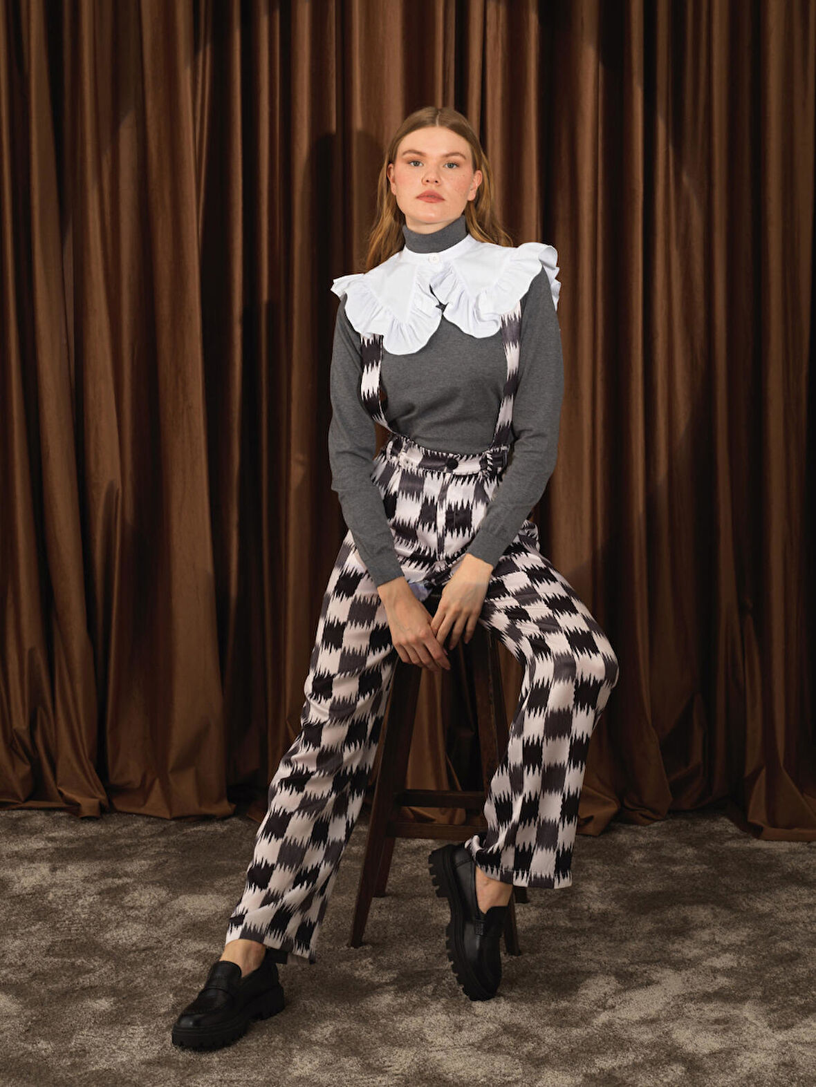 Xint Siyah Formunu Koruyan Regular Fit Tulum