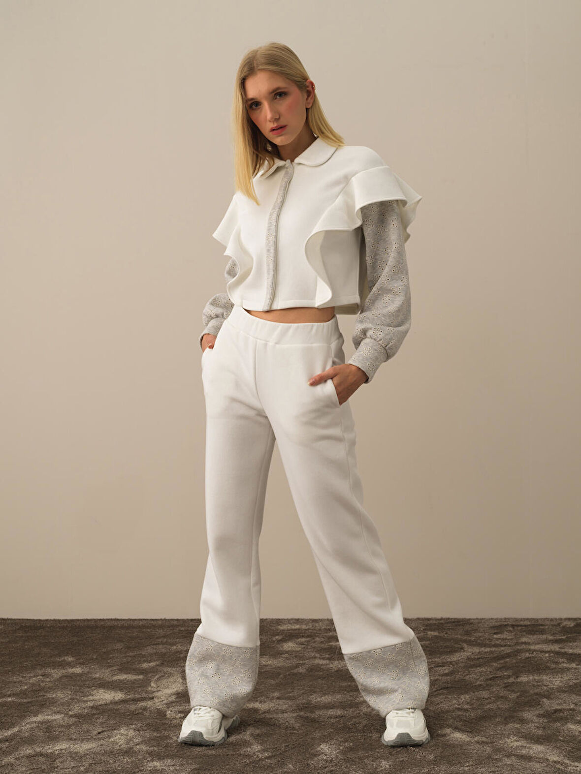 Xint Kırık Beyaz Pamuk Dokulu Regular Fit Sweatmont