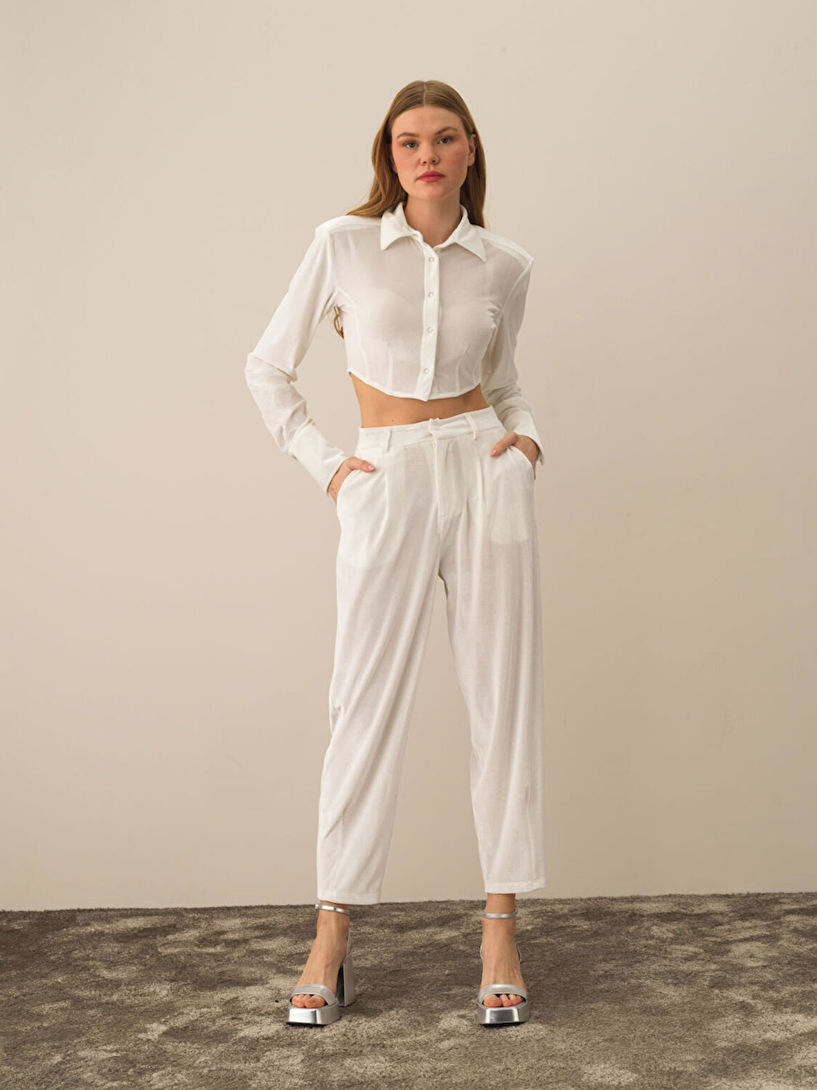 Xint Kırık Beyaz Esnek Dokulu Regular Fit Gömlek